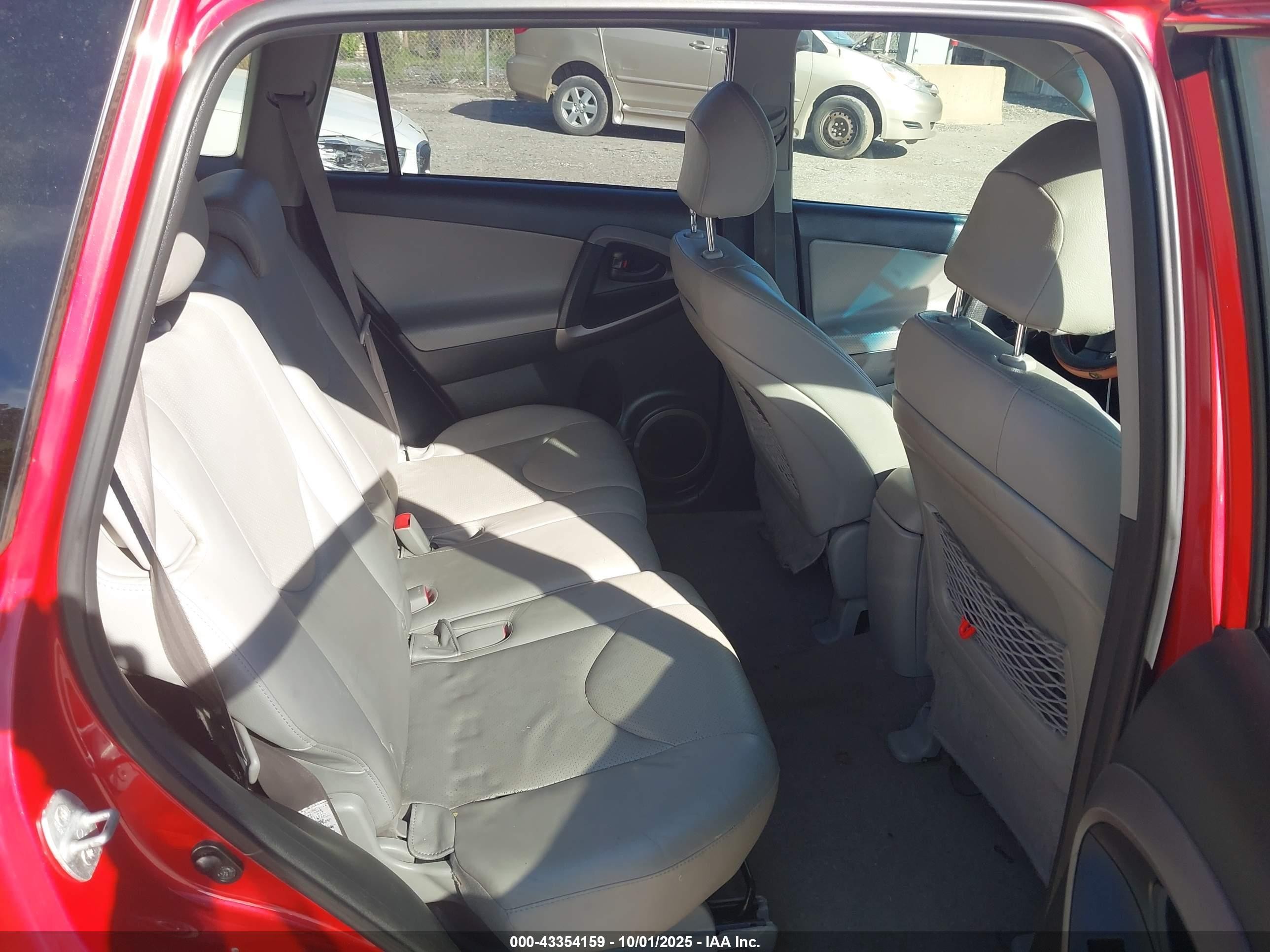 2007 Toyota Rav4 Limited Red vin: JTMZD31V076050007