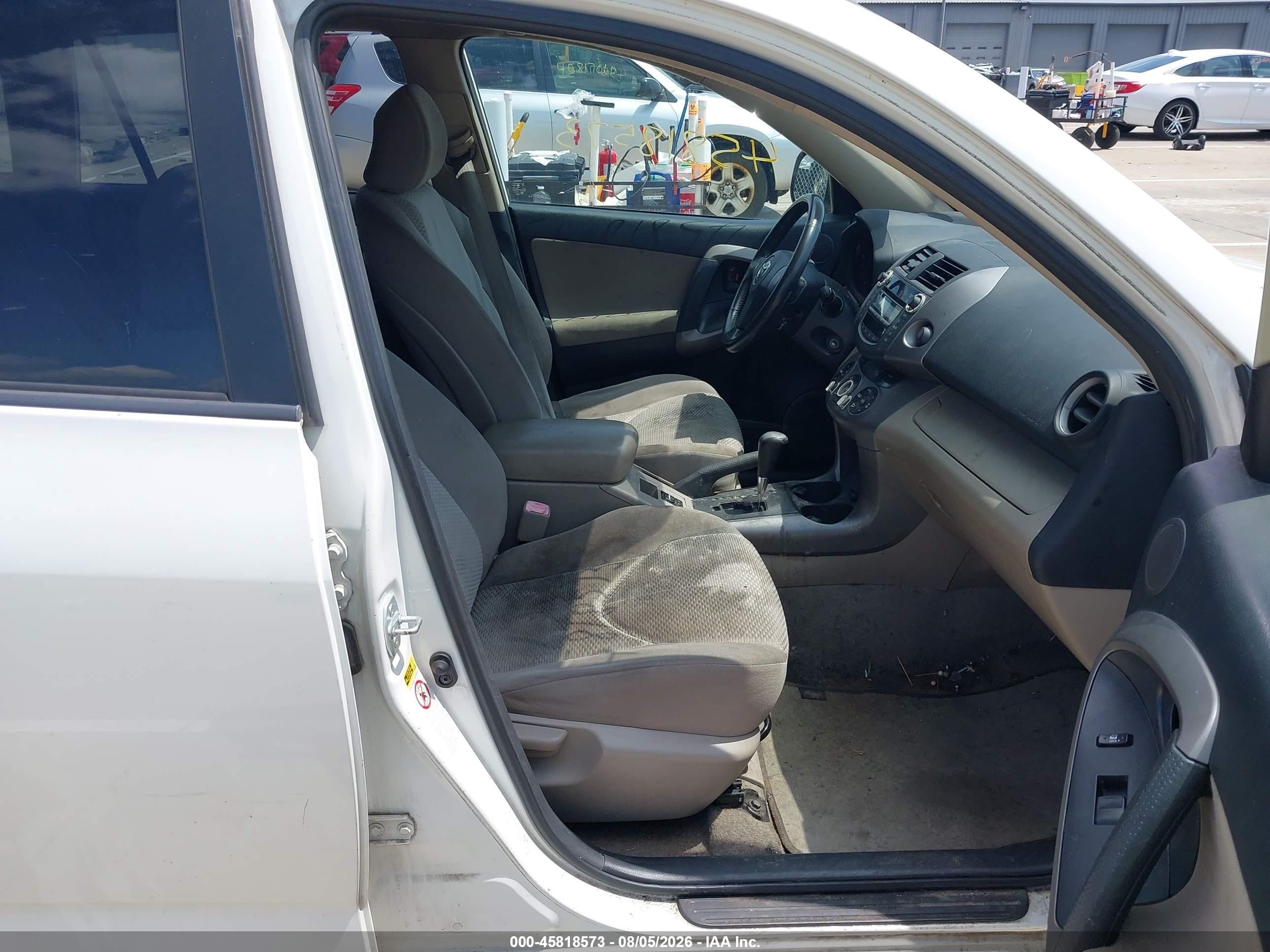 2007 Toyota Rav4 Limited White vin: JTMZD31V275036907