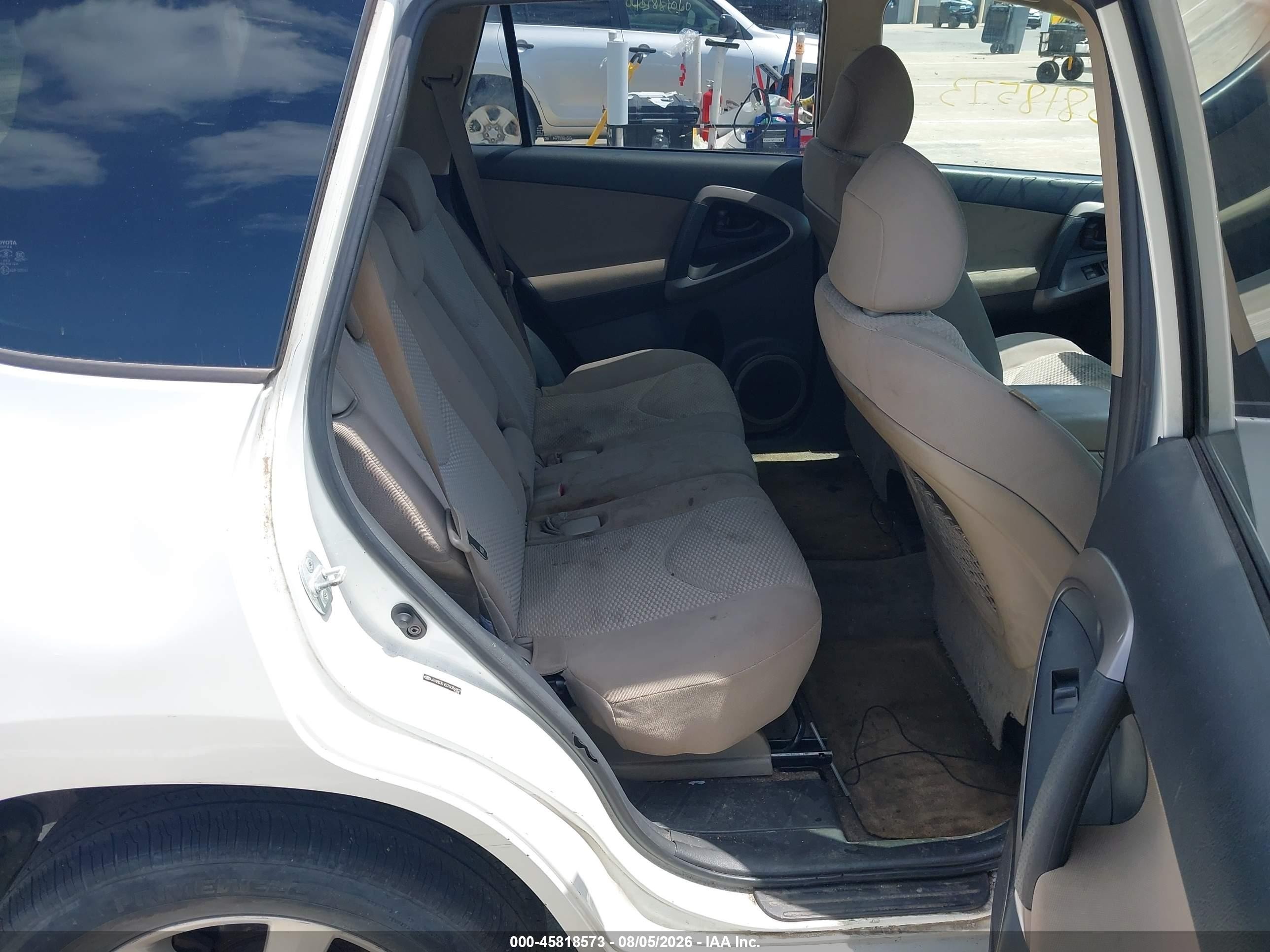 2007 Toyota Rav4 Limited White vin: JTMZD31V275036907