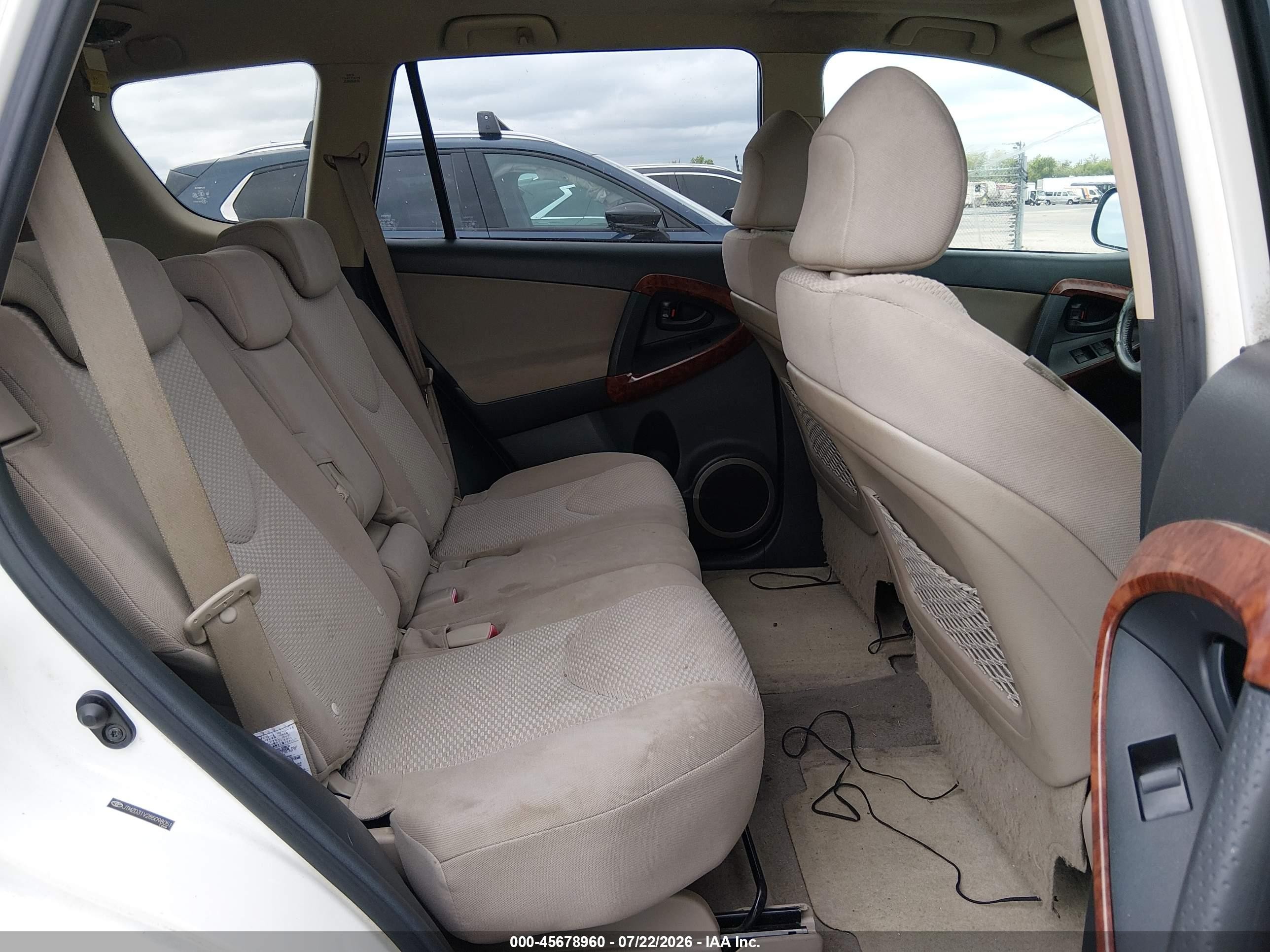 2008 Toyota Rav4 Limited White vin: JTMZD31V285098051