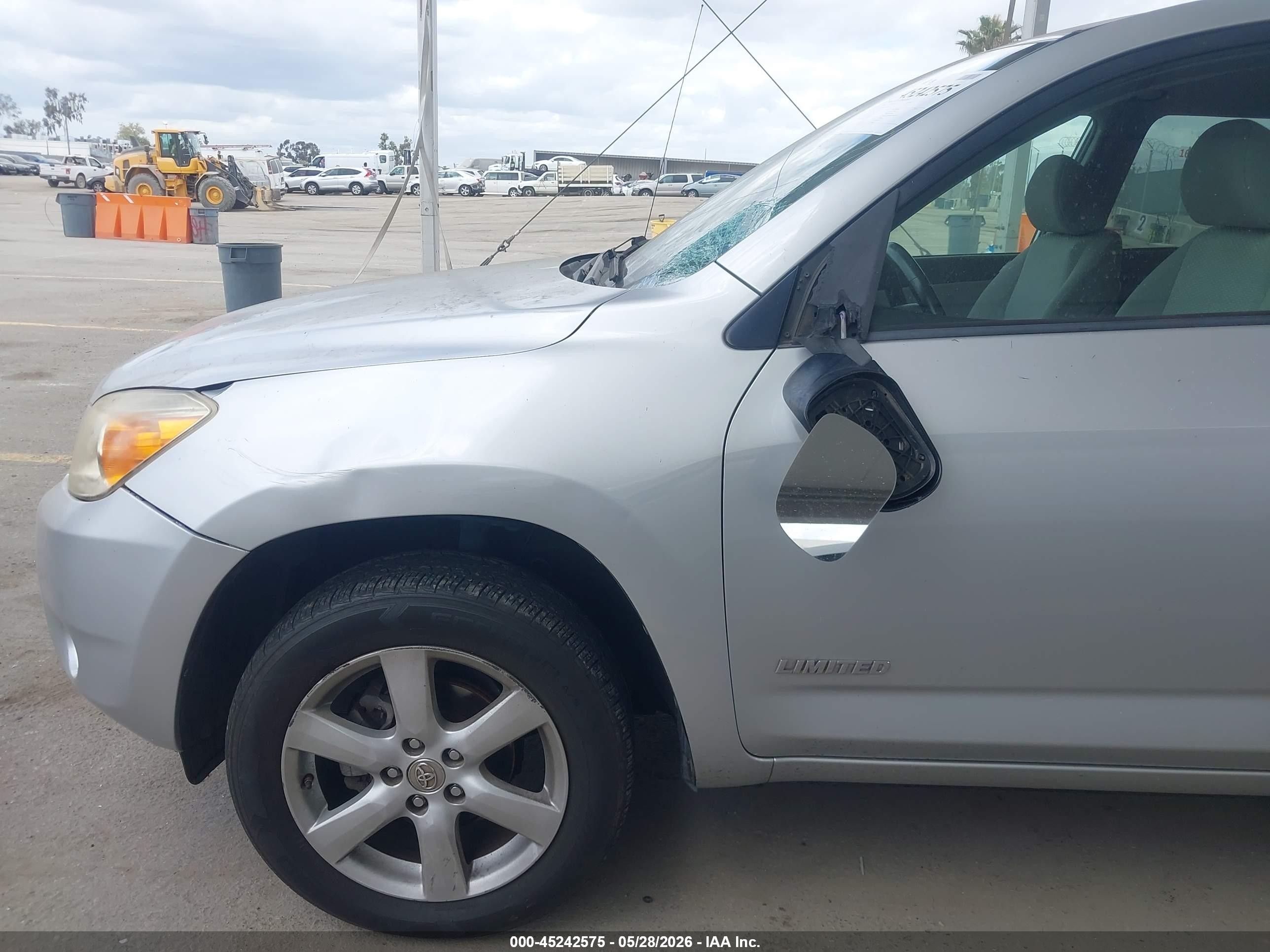 2007 Toyota Rav4 Limited Silver vin: JTMZD31V375046071