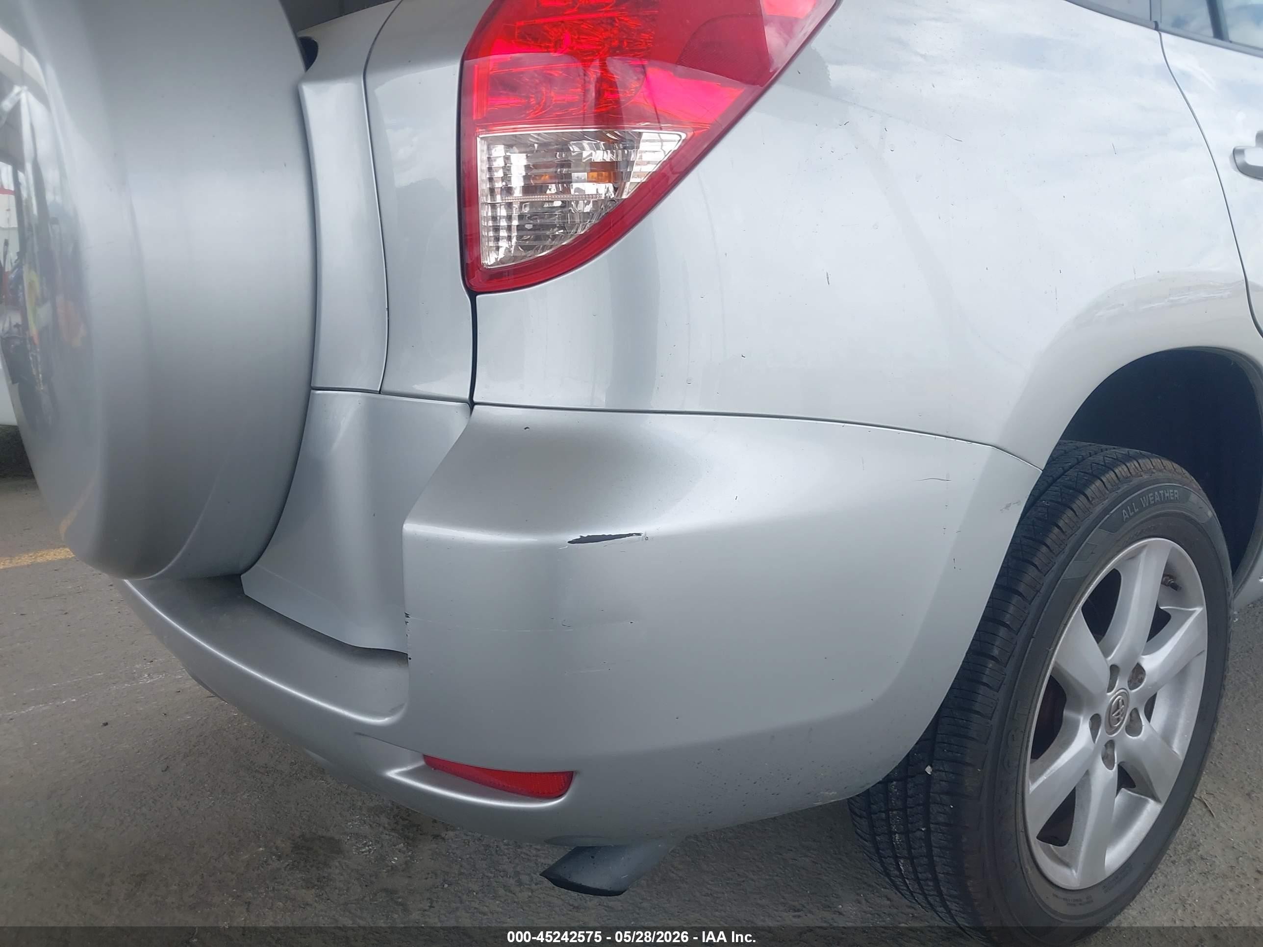2007 Toyota Rav4 Limited Silver vin: JTMZD31V375046071