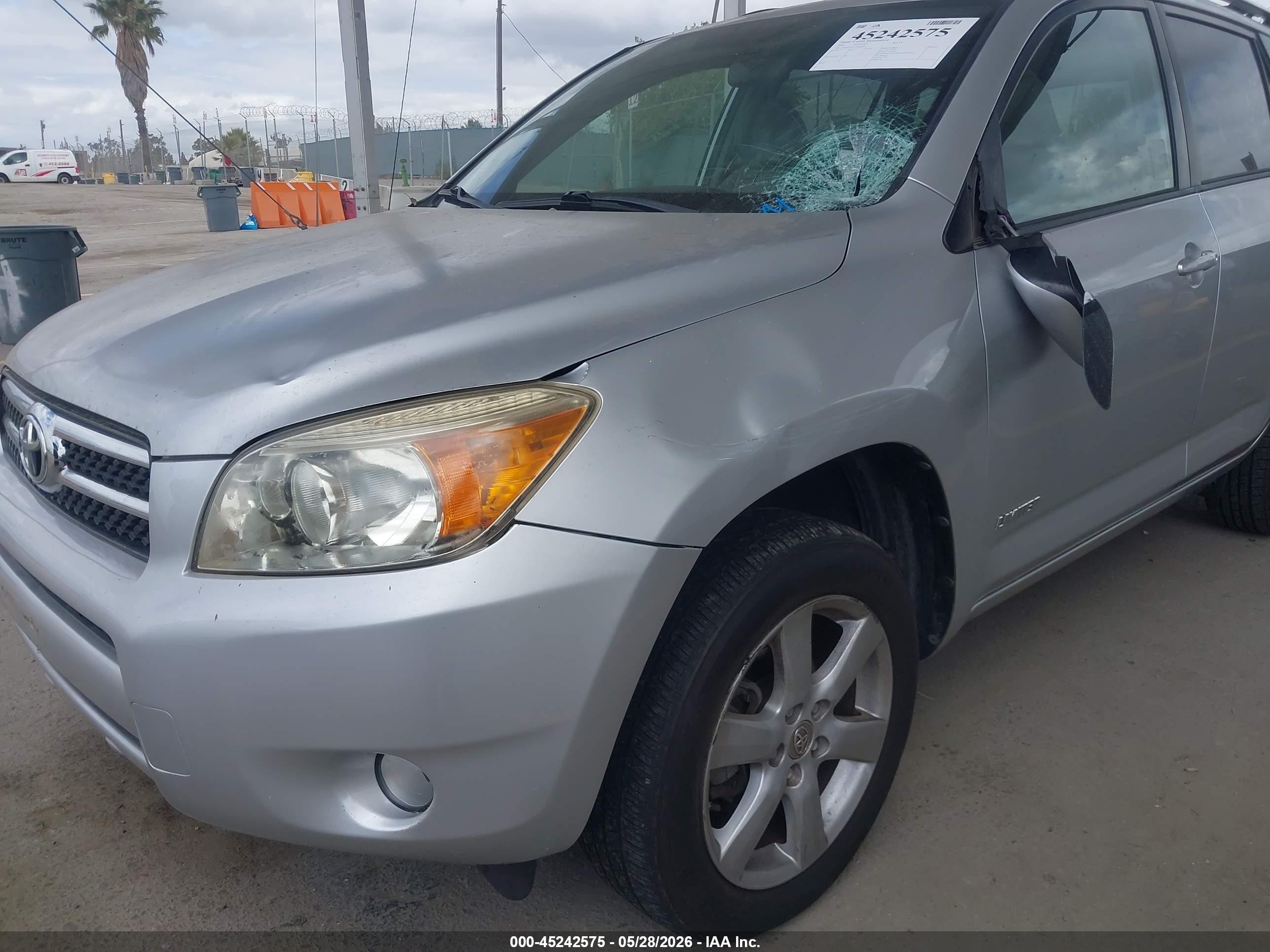 2007 Toyota Rav4 Limited Silver vin: JTMZD31V375046071