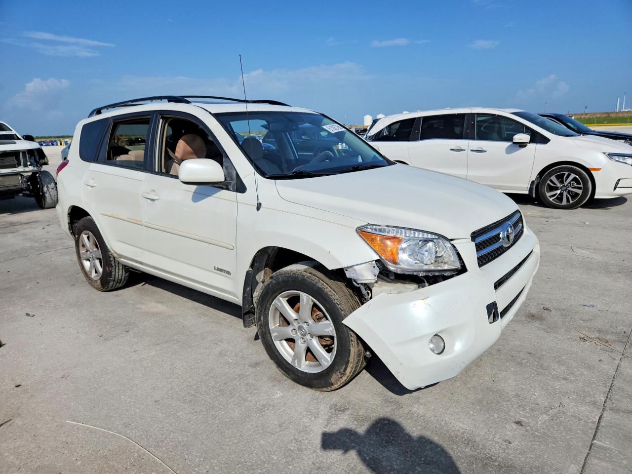 2008 Toyota Rav4 Limited White vin: JTMZD31V385104262