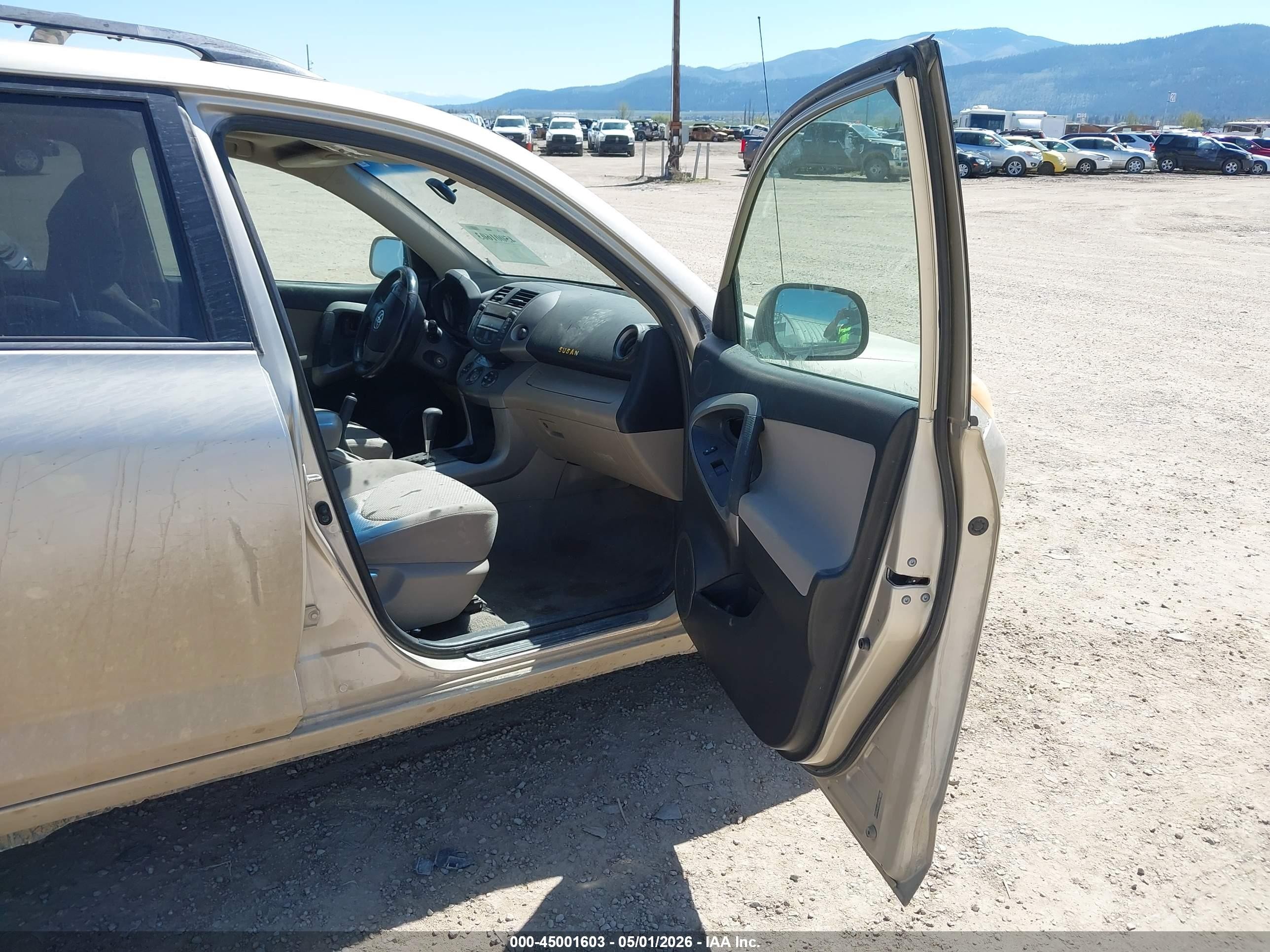 2008 Toyota Rav4 Limited Gold vin: JTMZD31V386064548