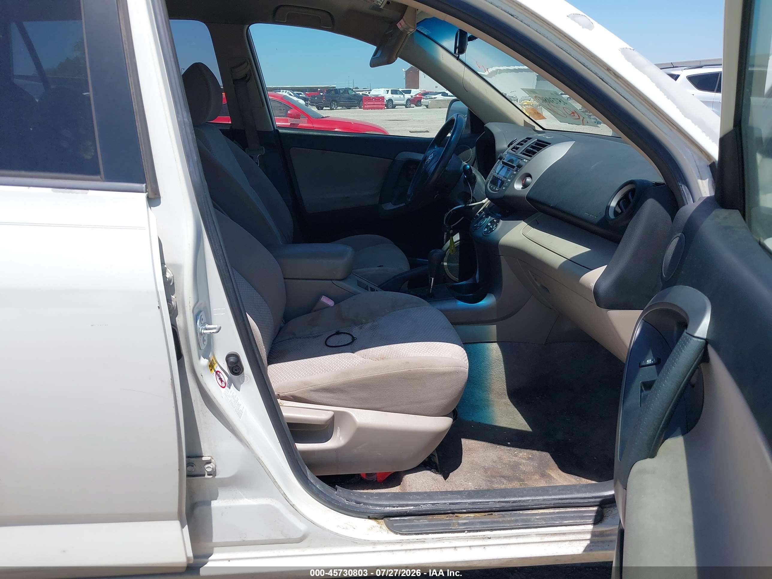 2007 Toyota Rav4 Limited White vin: JTMZD31V675038448