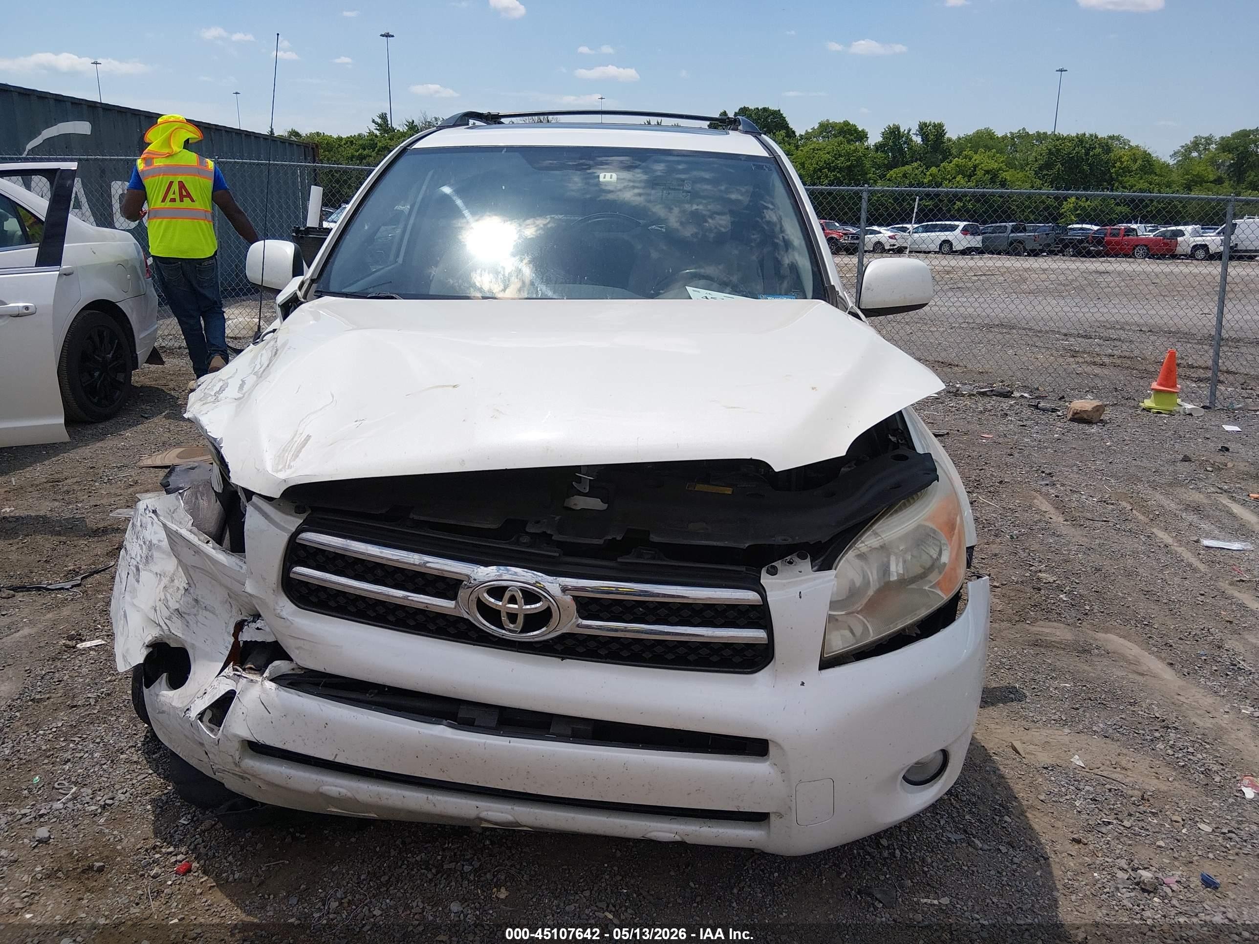 2008 Toyota Rav4 Limited White vin: JTMZD31V685104305