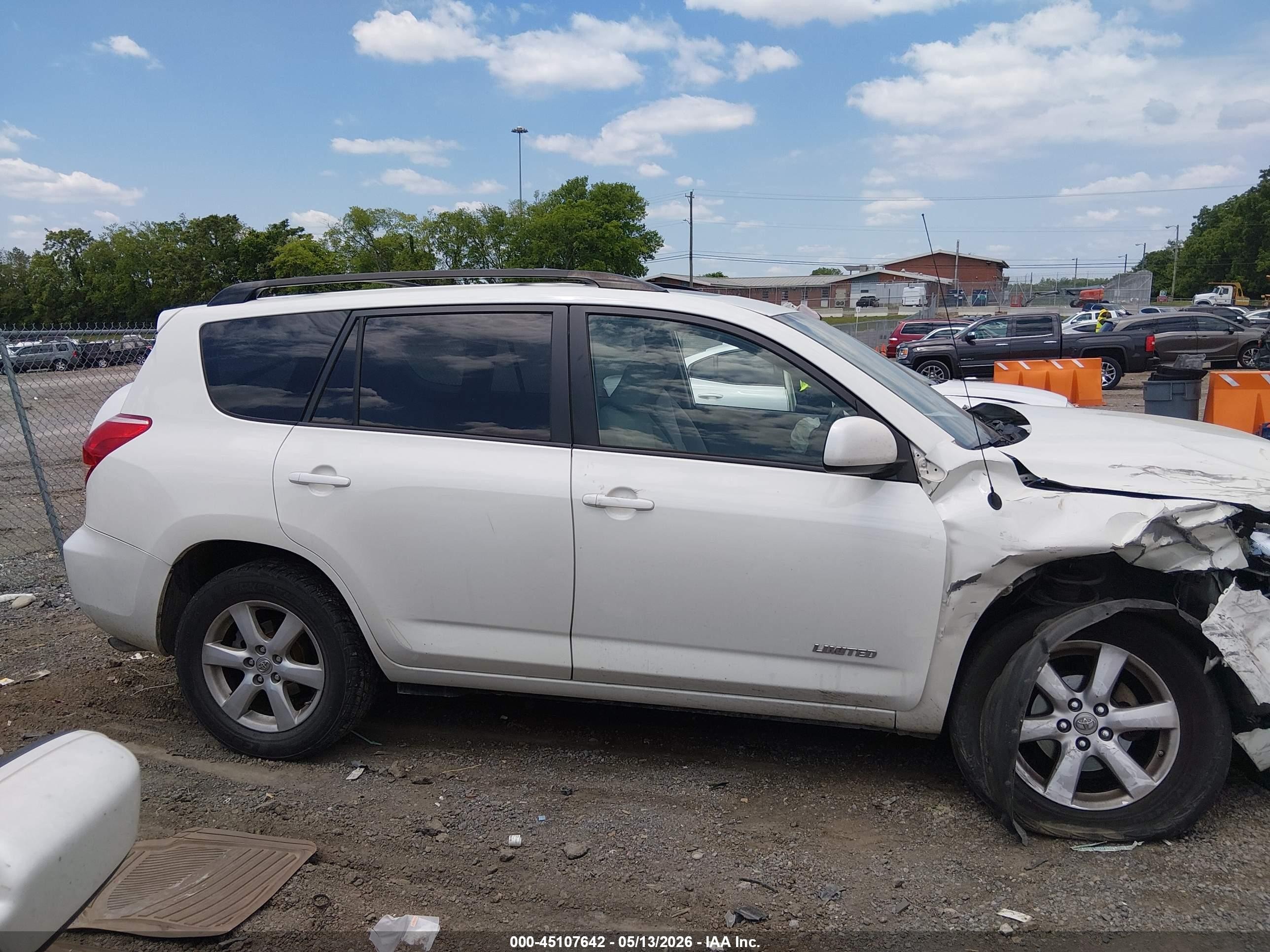 2008 Toyota Rav4 Limited White vin: JTMZD31V685104305