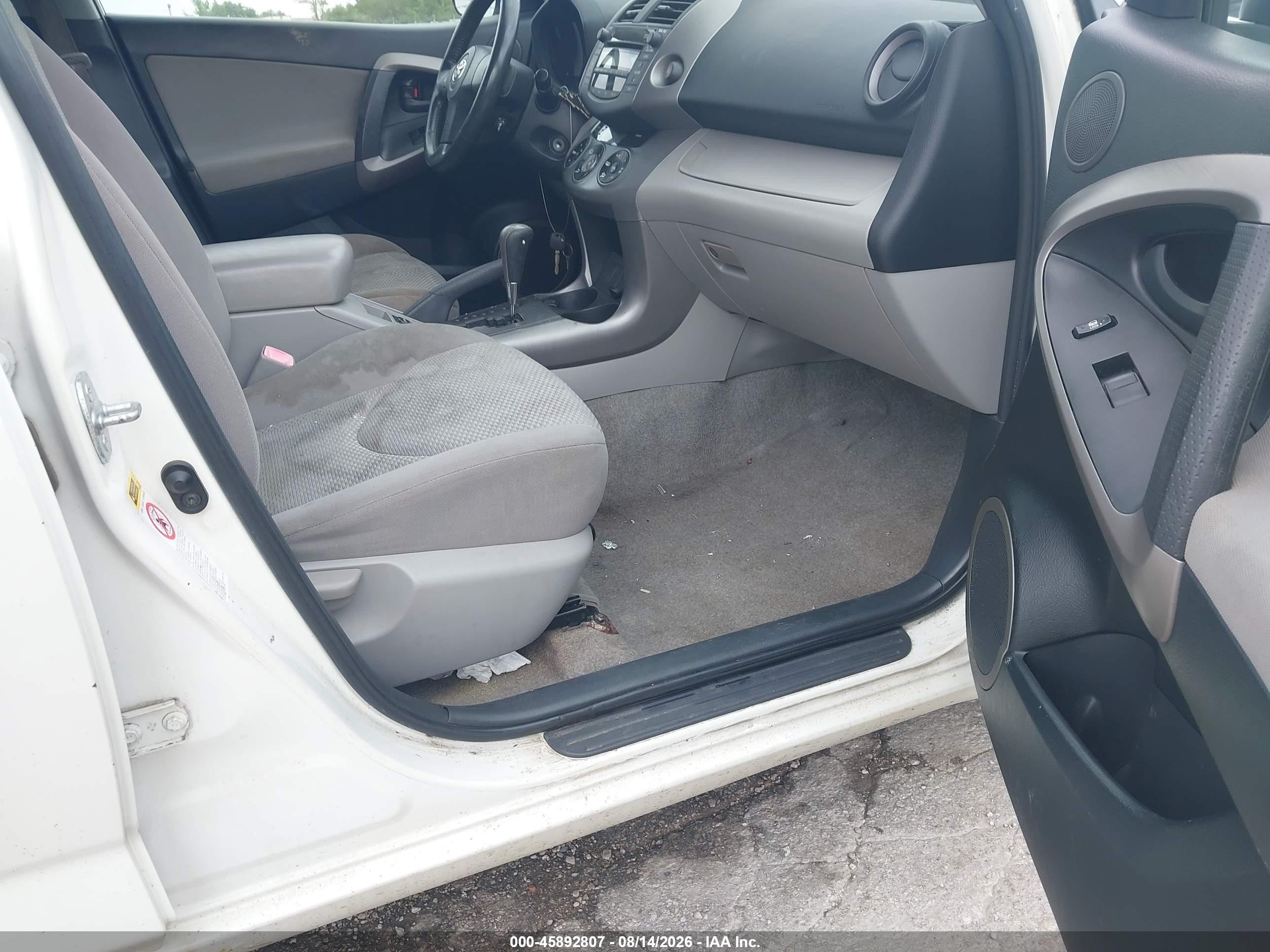 2007 Toyota Rav4 Limited White vin: JTMZD31V775050768