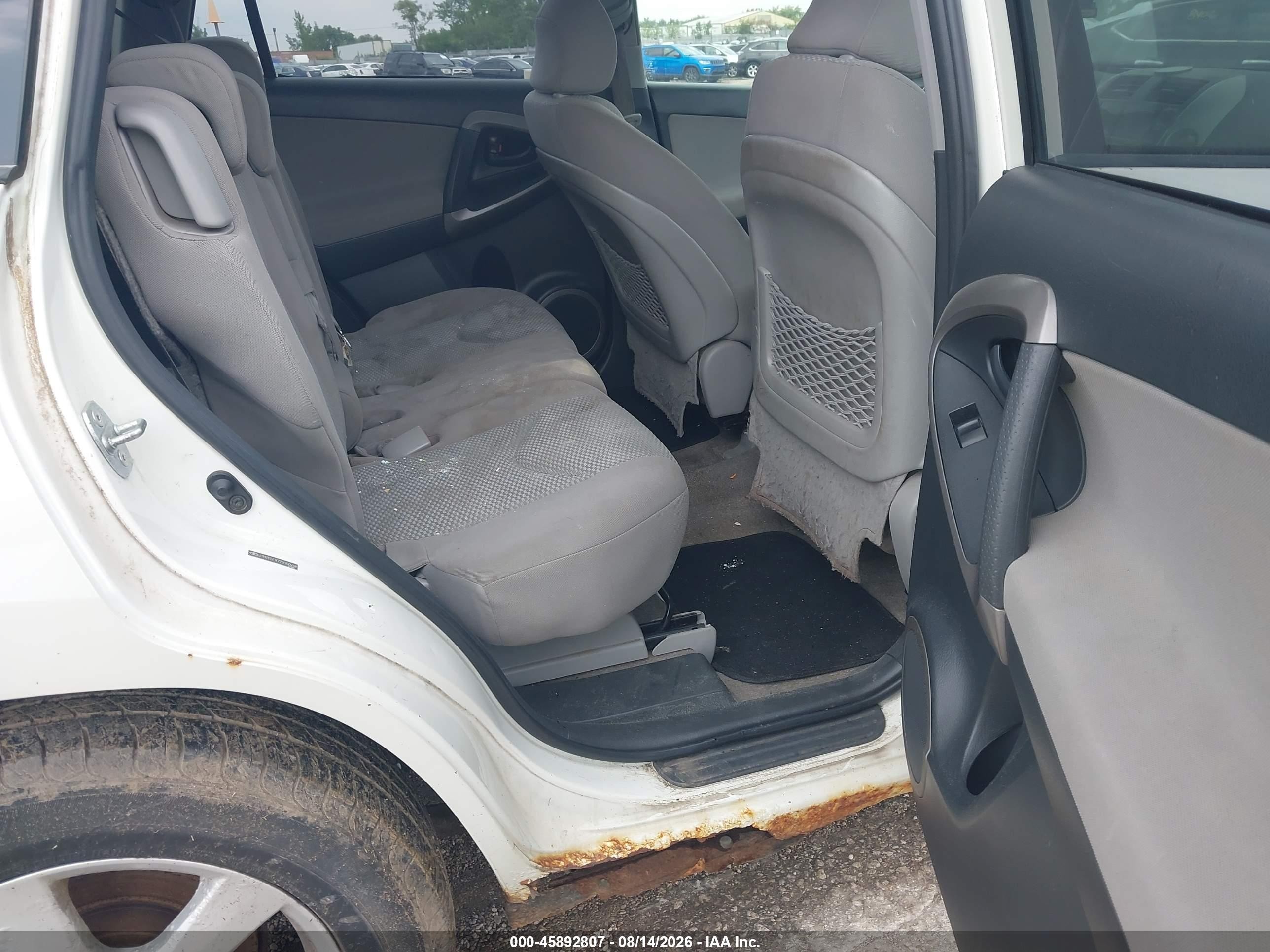 2007 Toyota Rav4 Limited White vin: JTMZD31V775050768