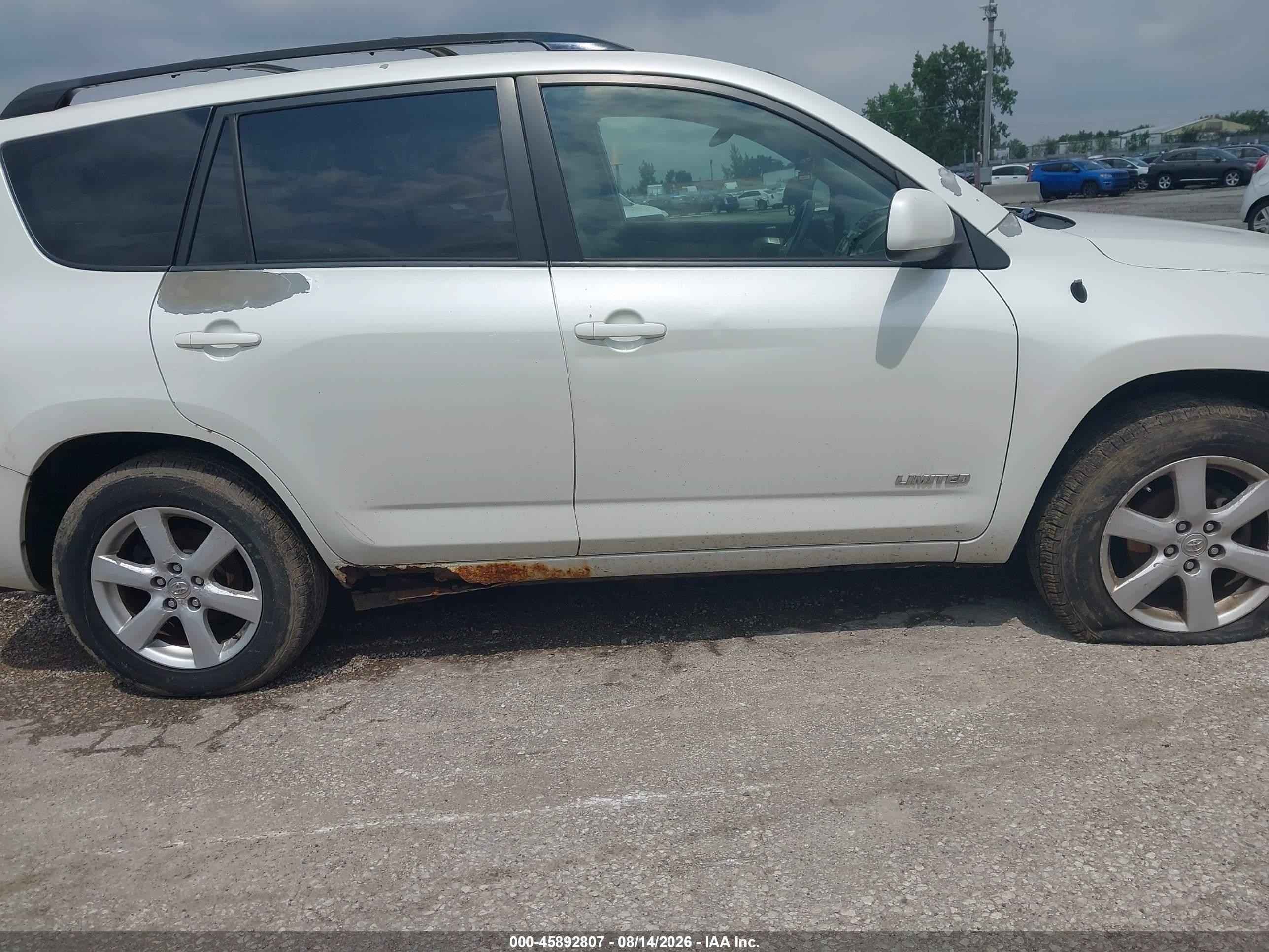 2007 Toyota Rav4 Limited White vin: JTMZD31V775050768