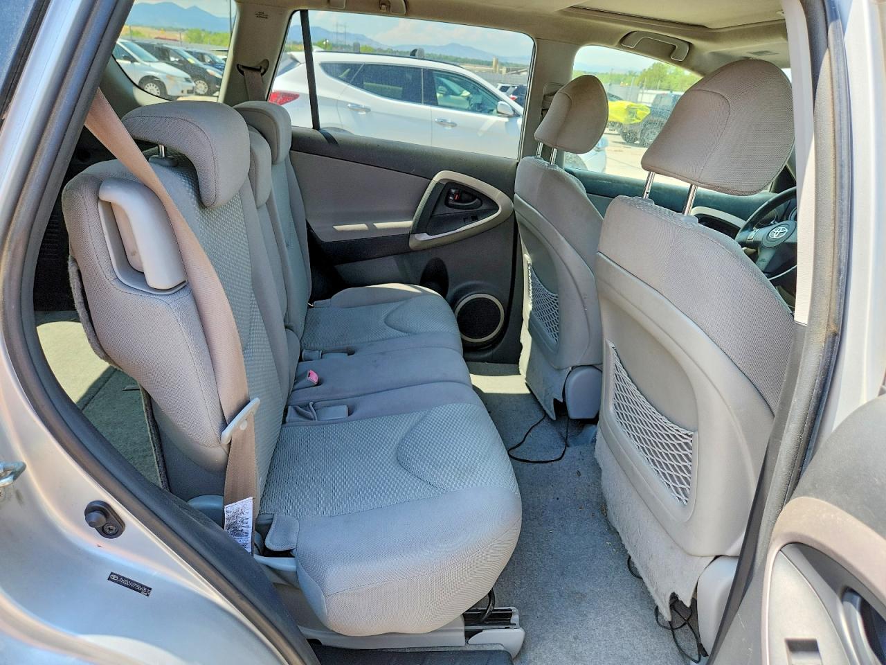 2007 Toyota Rav4 Limited Silver vin: JTMZD31V775063570