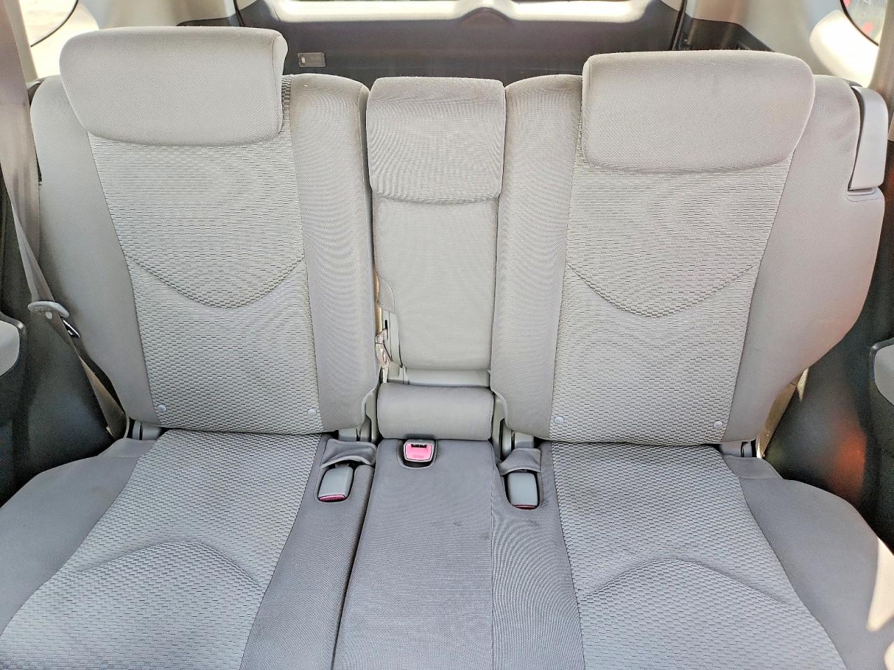 2007 Toyota Rav4 Limited Silver vin: JTMZD31V775063570