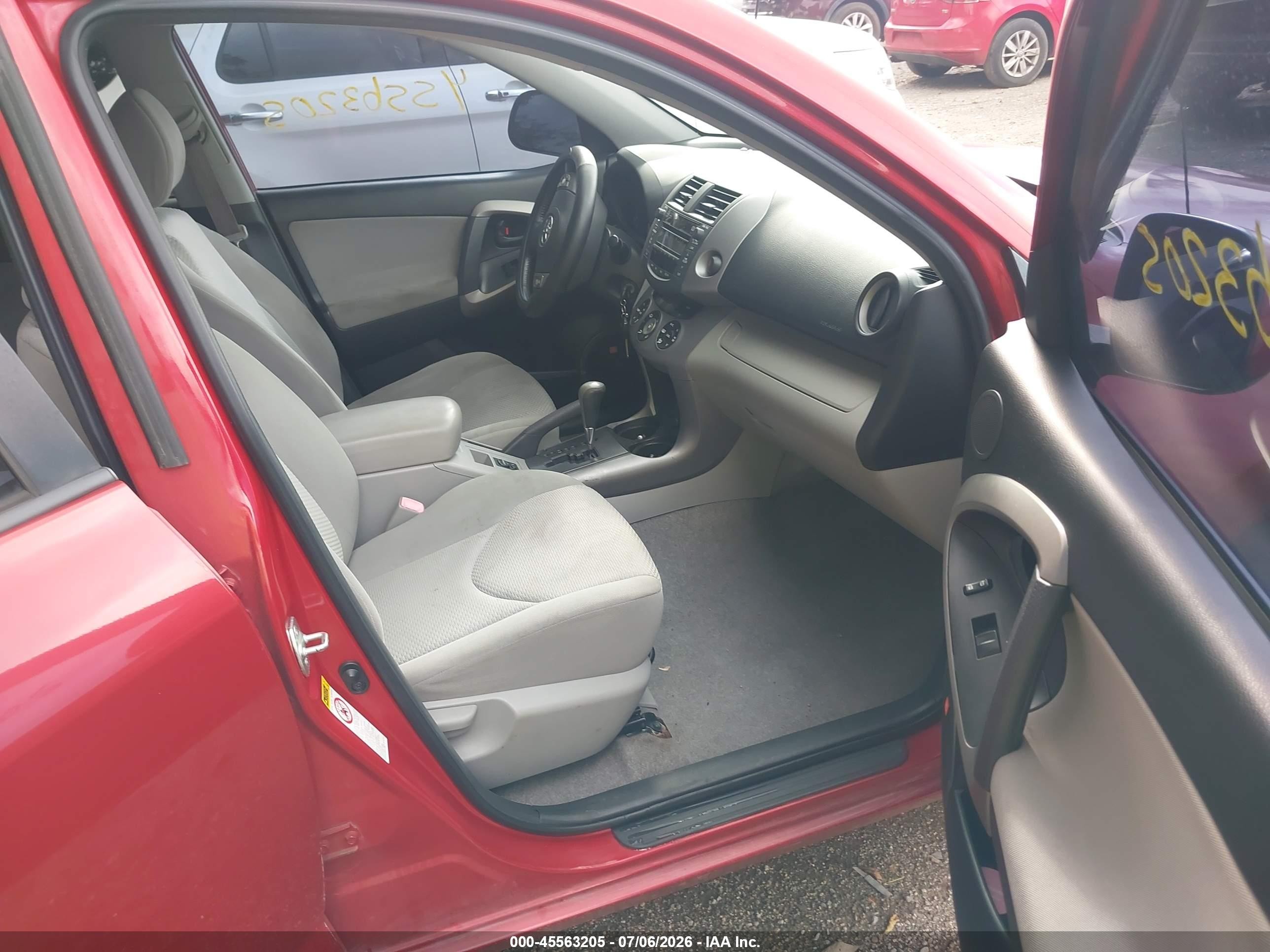 2008 Toyota Rav4 Limited Red vin: JTMZD31V785099695