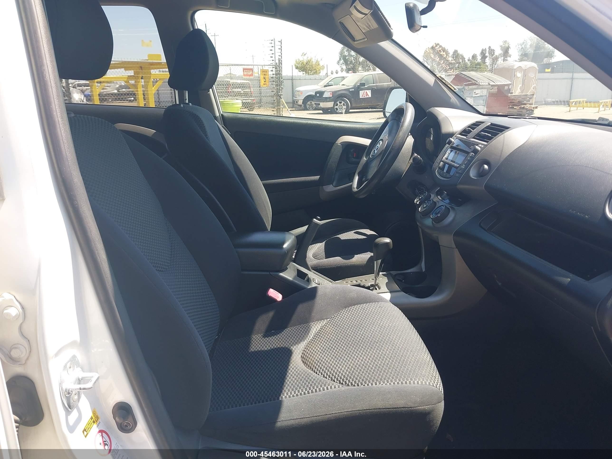 2008 Toyota Rav4 Sport White vin: JTMZD32V585094199