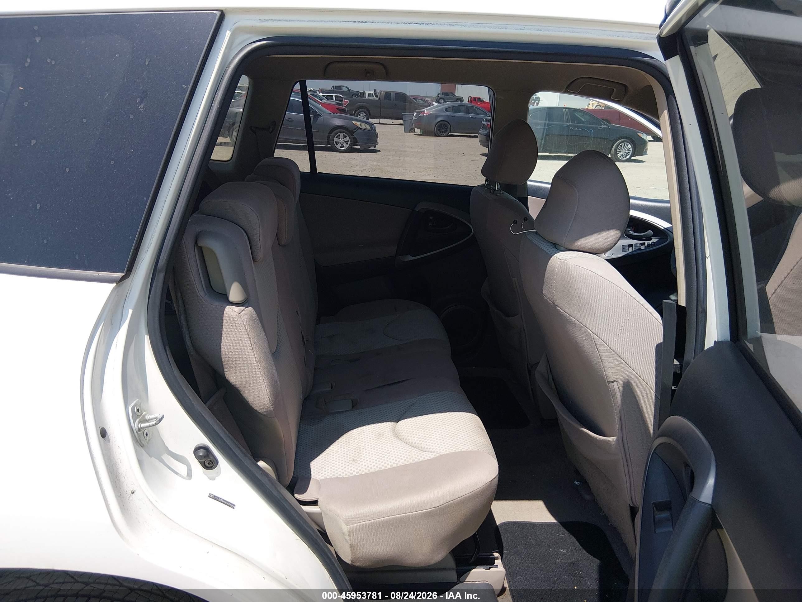 2006 Toyota Rav4   White vin: JTMZD33V065009698