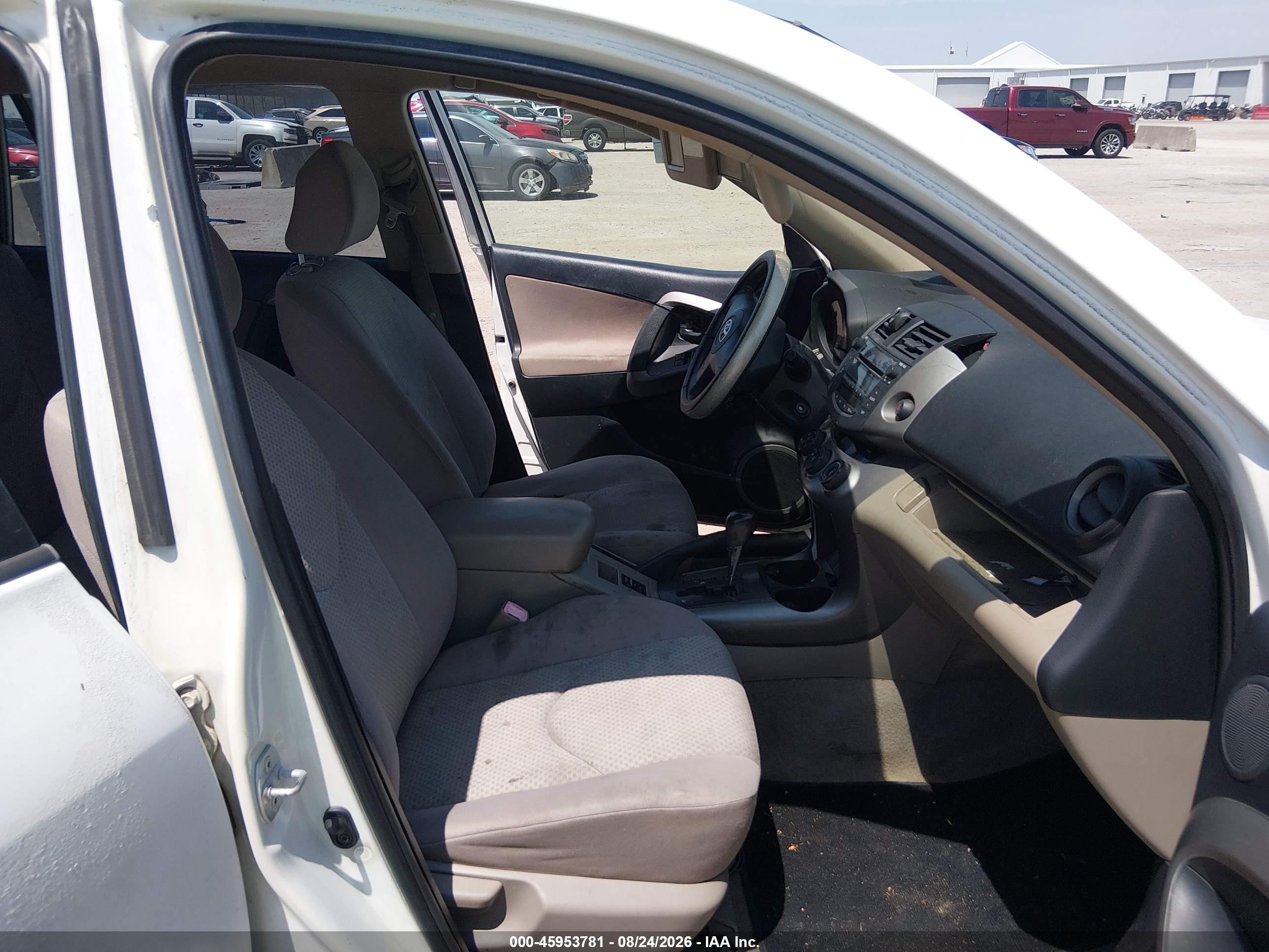 2006 Toyota Rav4   White vin: JTMZD33V065009698