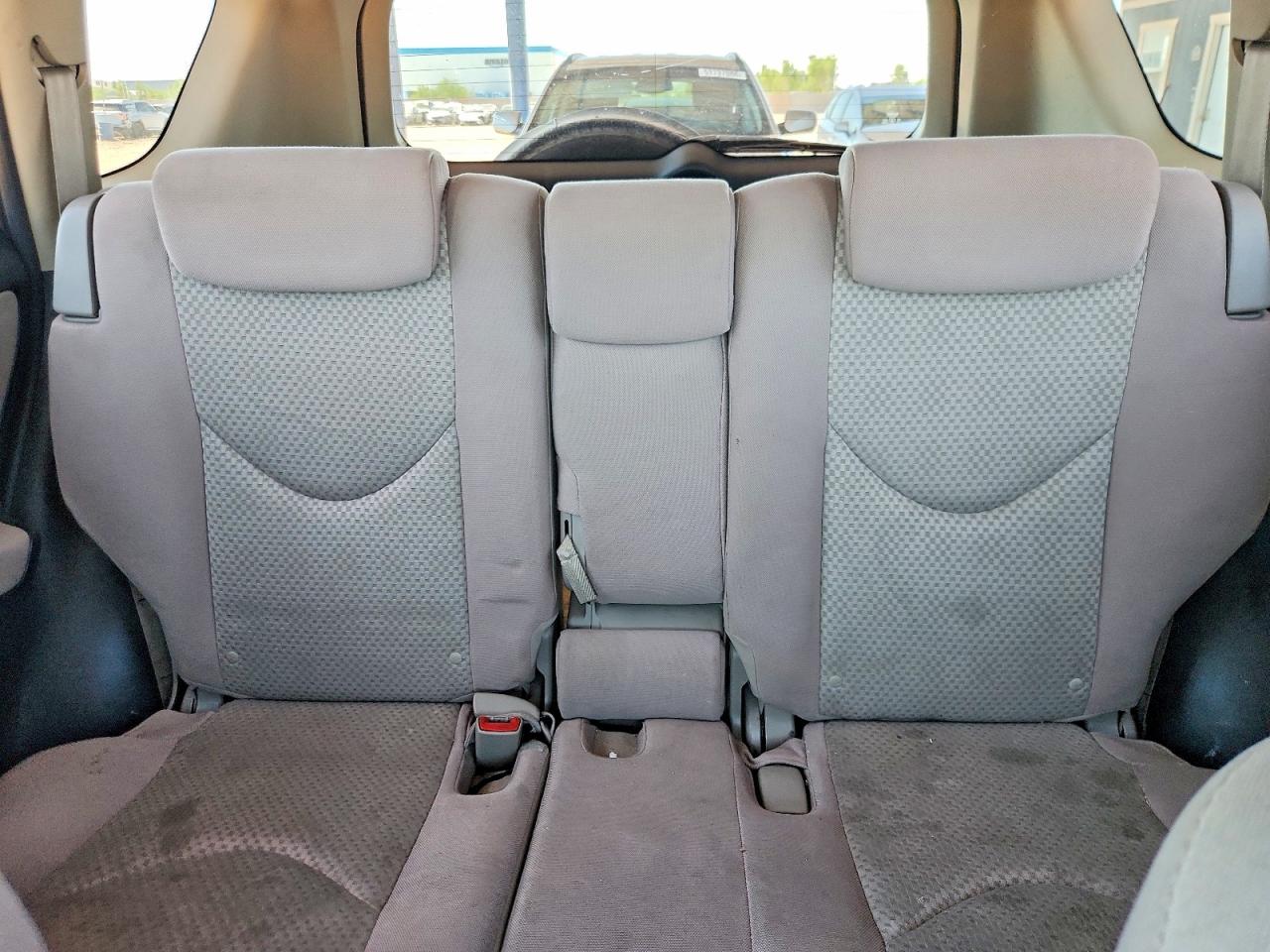 2006 Toyota Rav4 Base Gold vin: JTMZD33V065026498