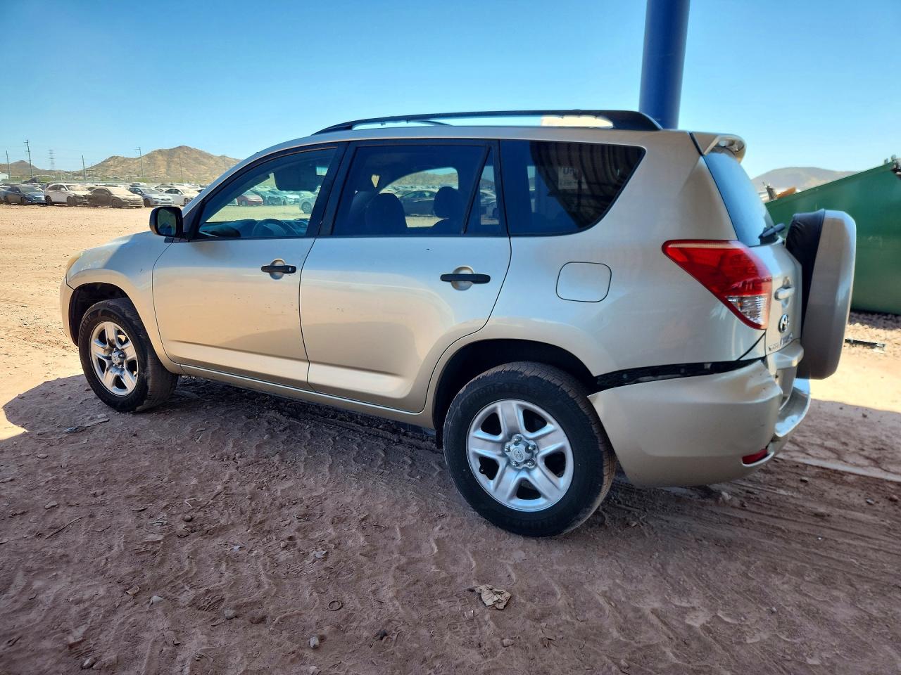 2006 Toyota Rav4 Base Gold vin: JTMZD33V065026498