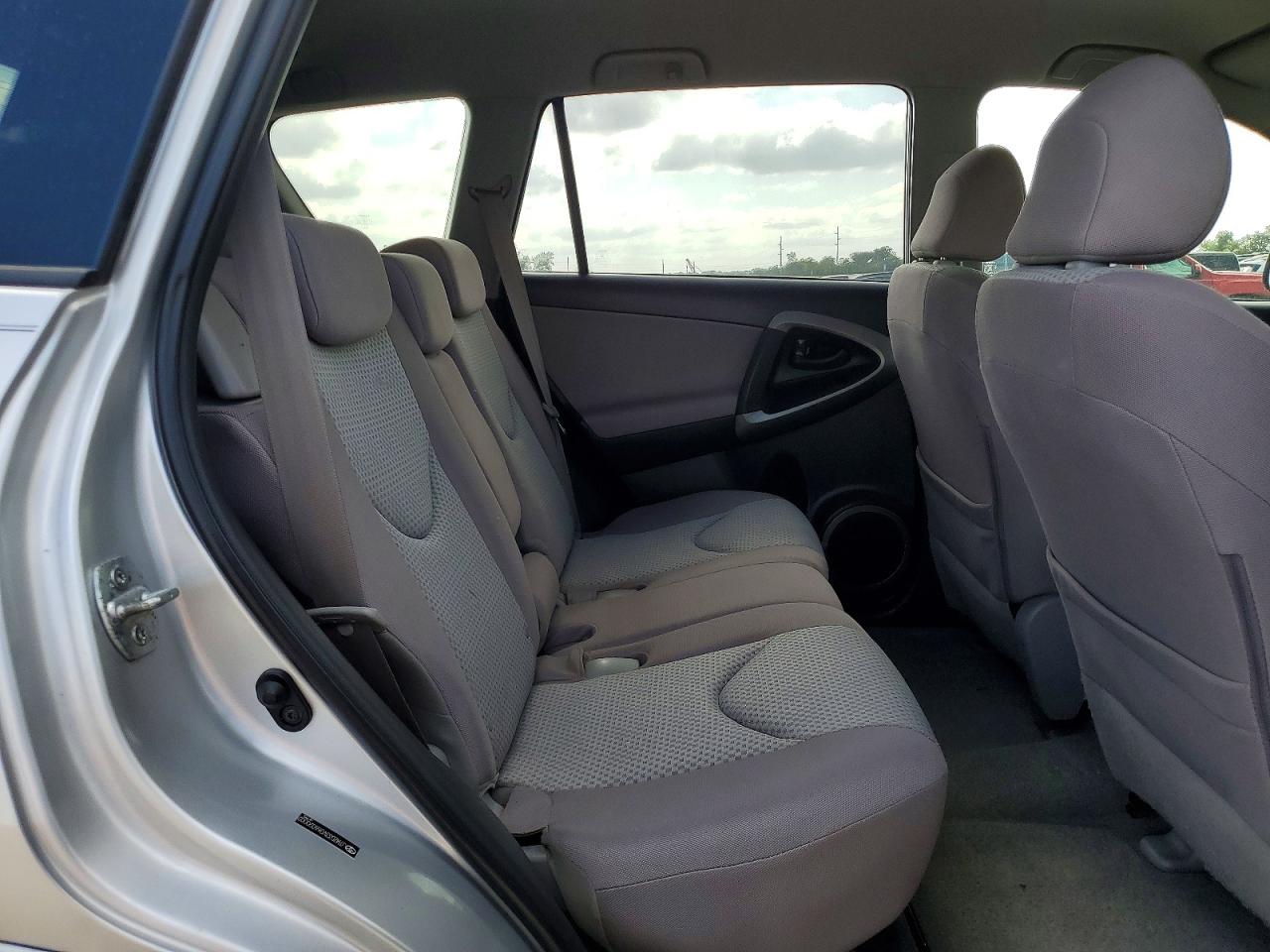 2006 Toyota Rav4 Base Silver vin: JTMZD33V066020002