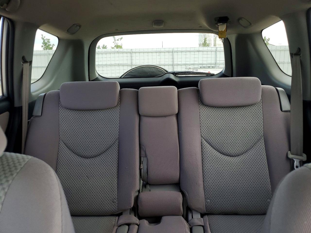 2006 Toyota Rav4 Base Silver vin: JTMZD33V066020002