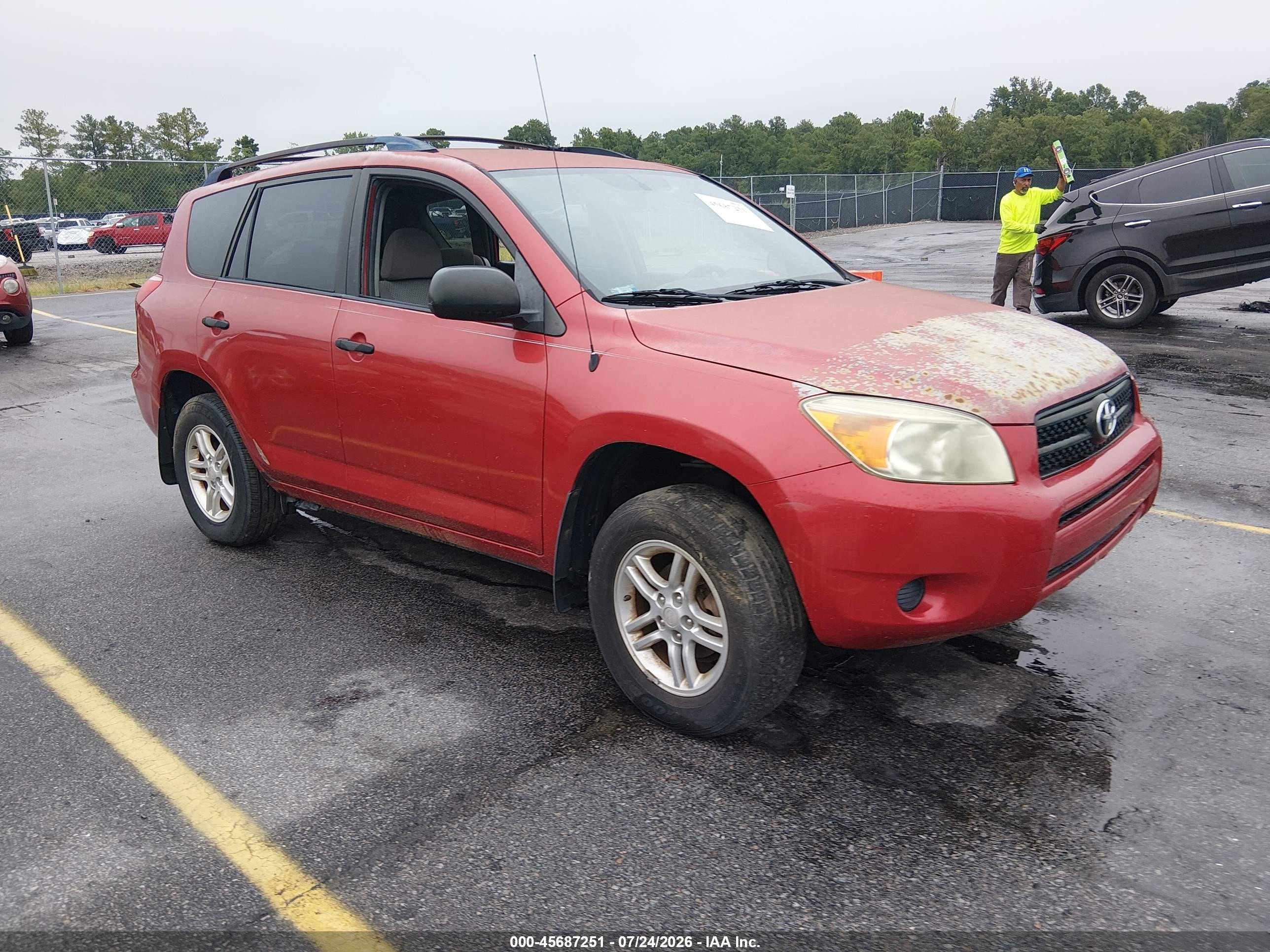 2007 Toyota Rav4   Red vin: JTMZD33V075047367
