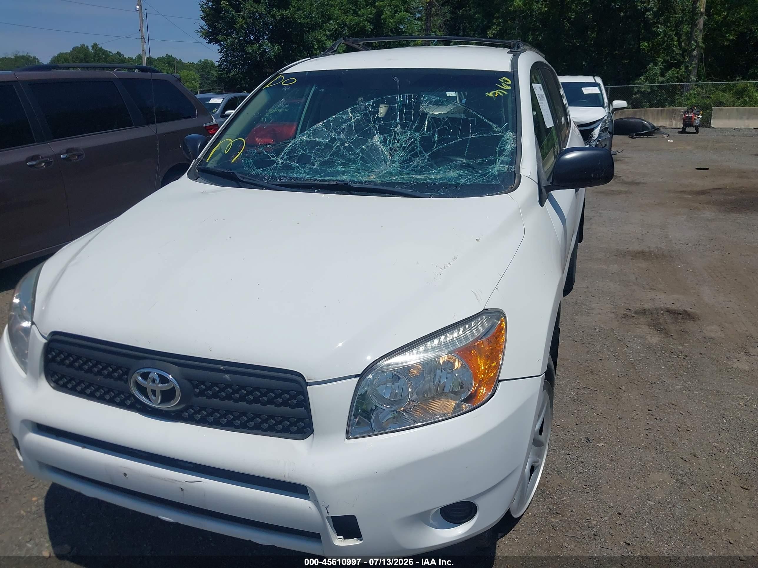 2007 Toyota Rav4 White vin: JTMZD33V075058014