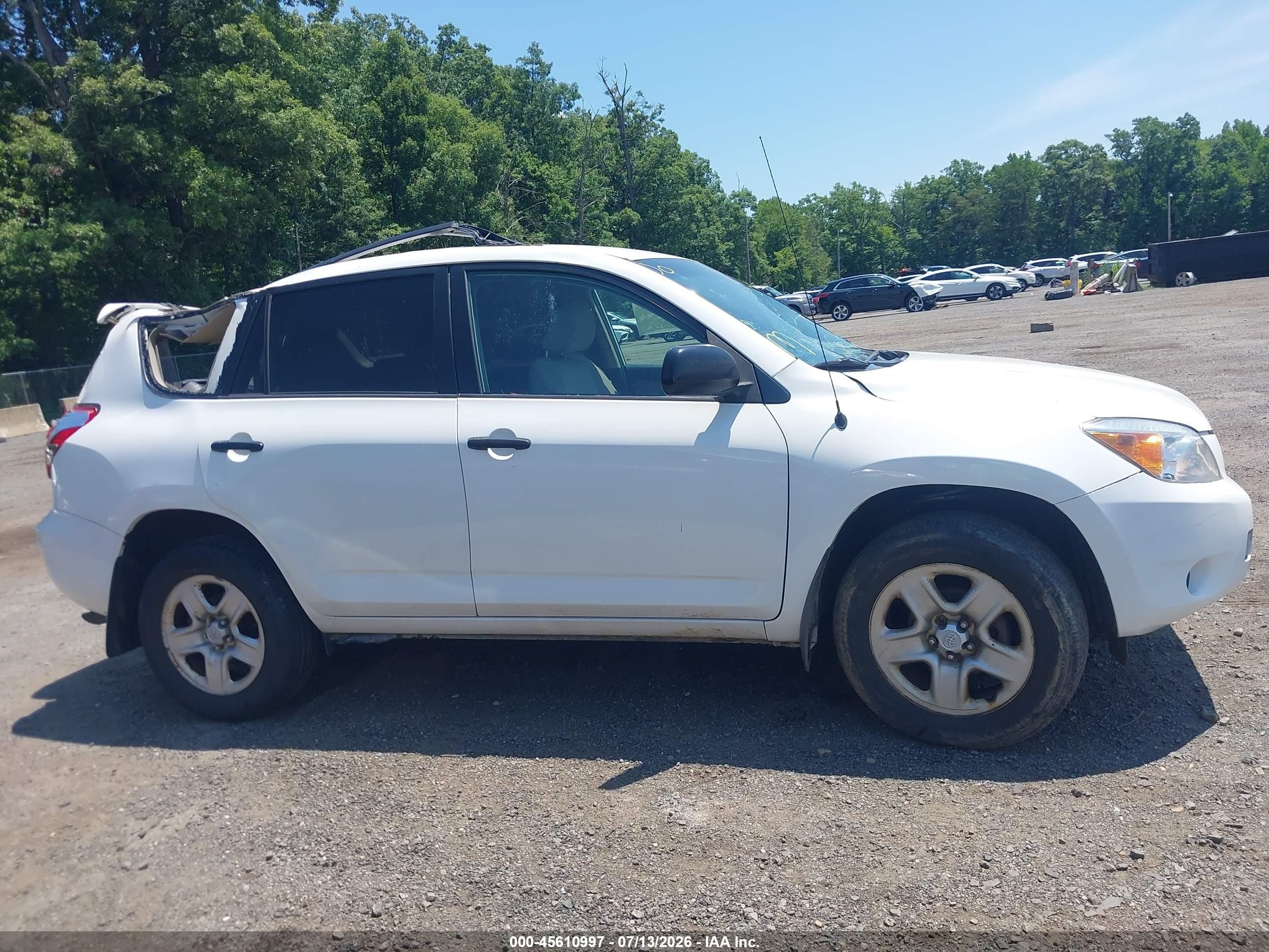 2007 Toyota Rav4 White vin: JTMZD33V075058014