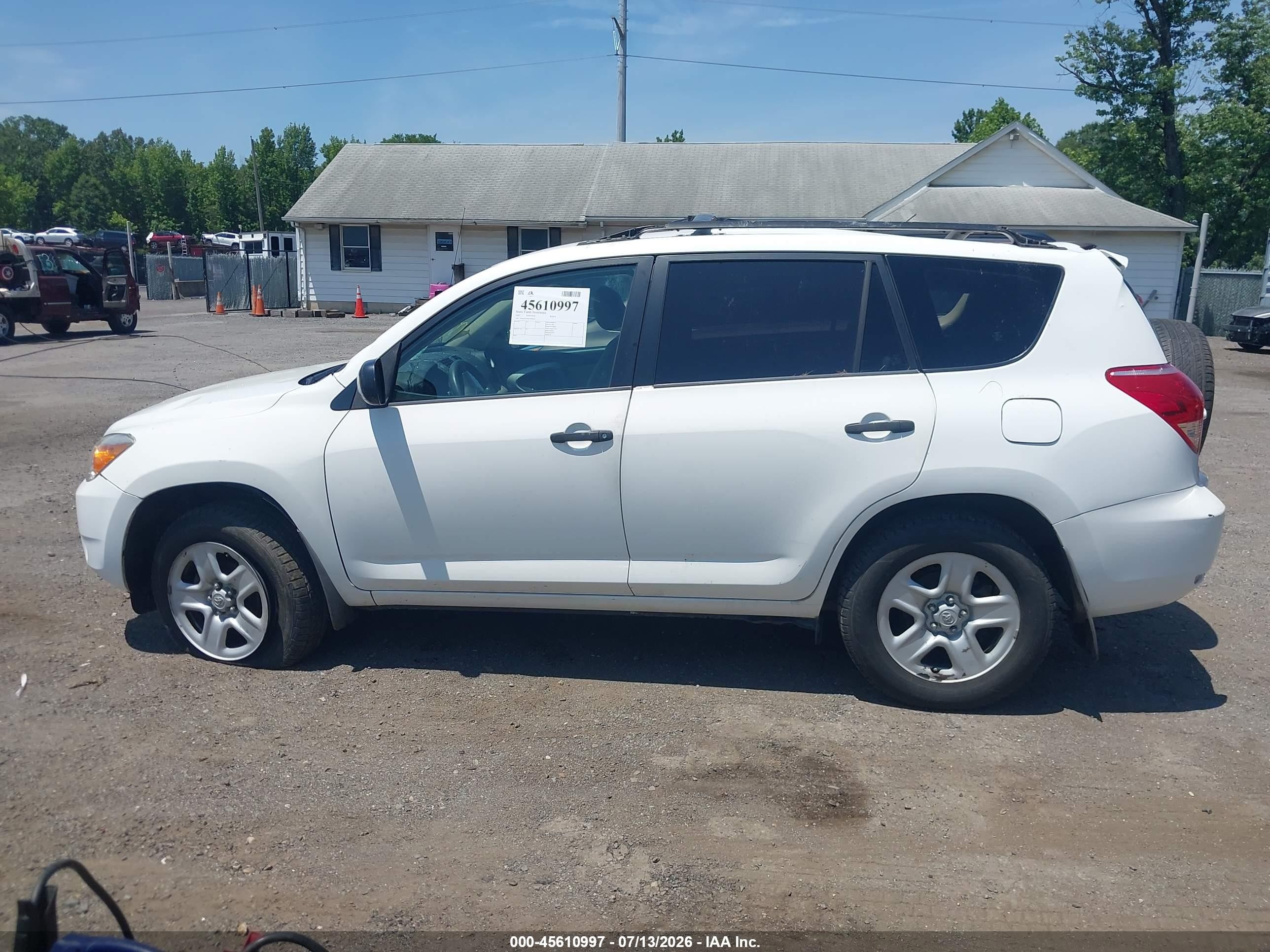 2007 Toyota Rav4 White vin: JTMZD33V075058014