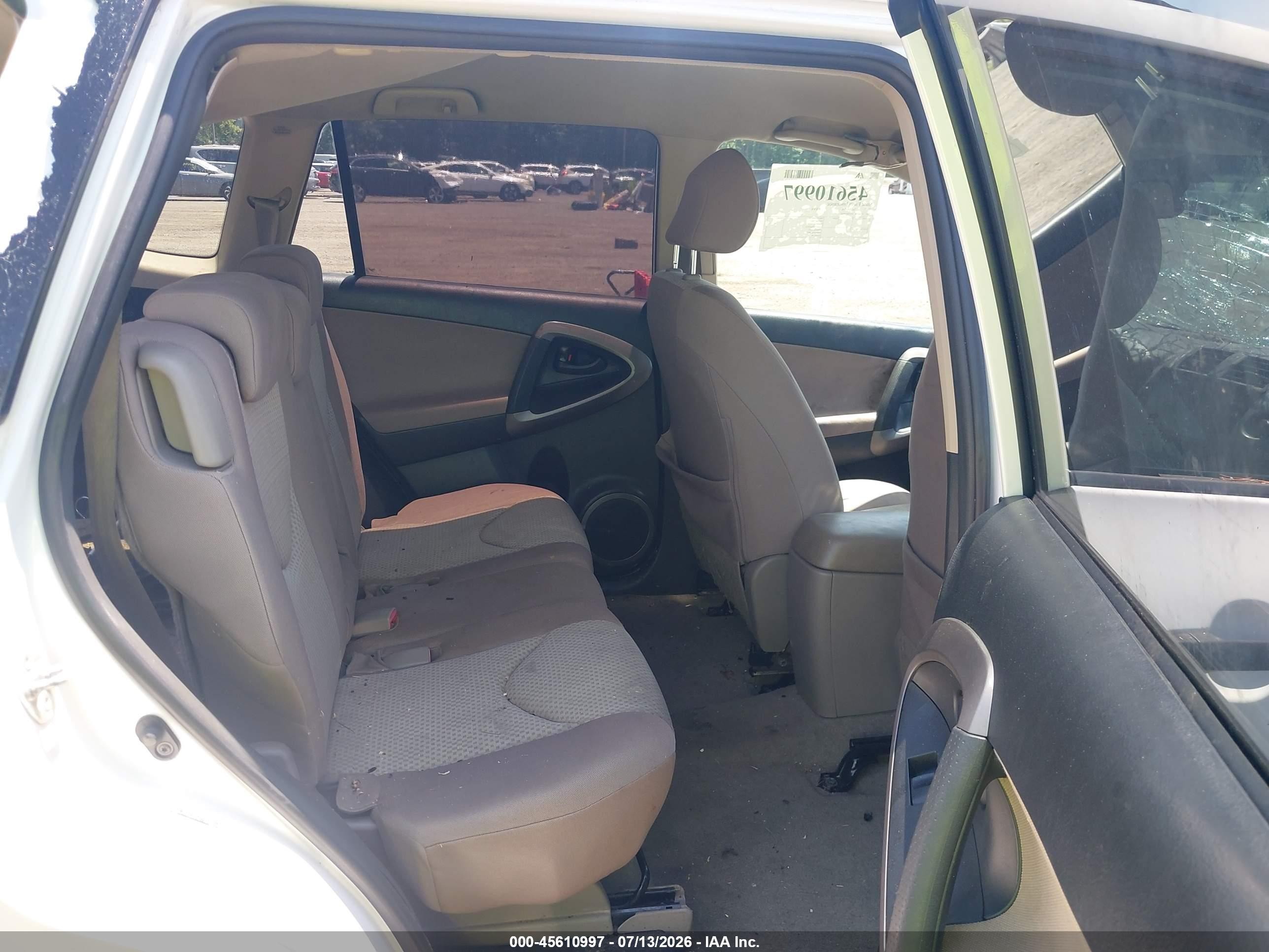 2007 Toyota Rav4 White vin: JTMZD33V075058014