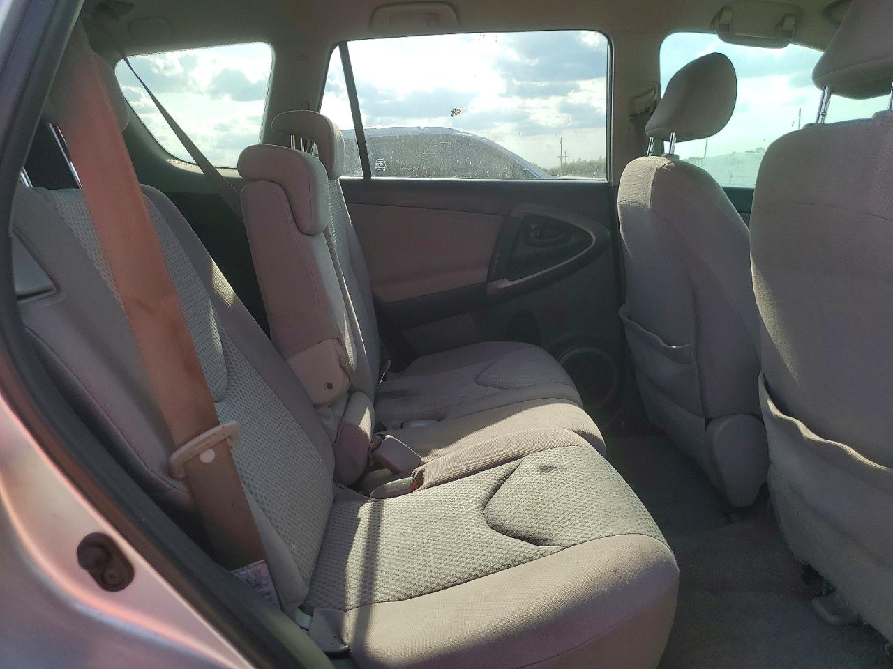 2007 Toyota Rav4 Base Silver vin: JTMZD33V076026545