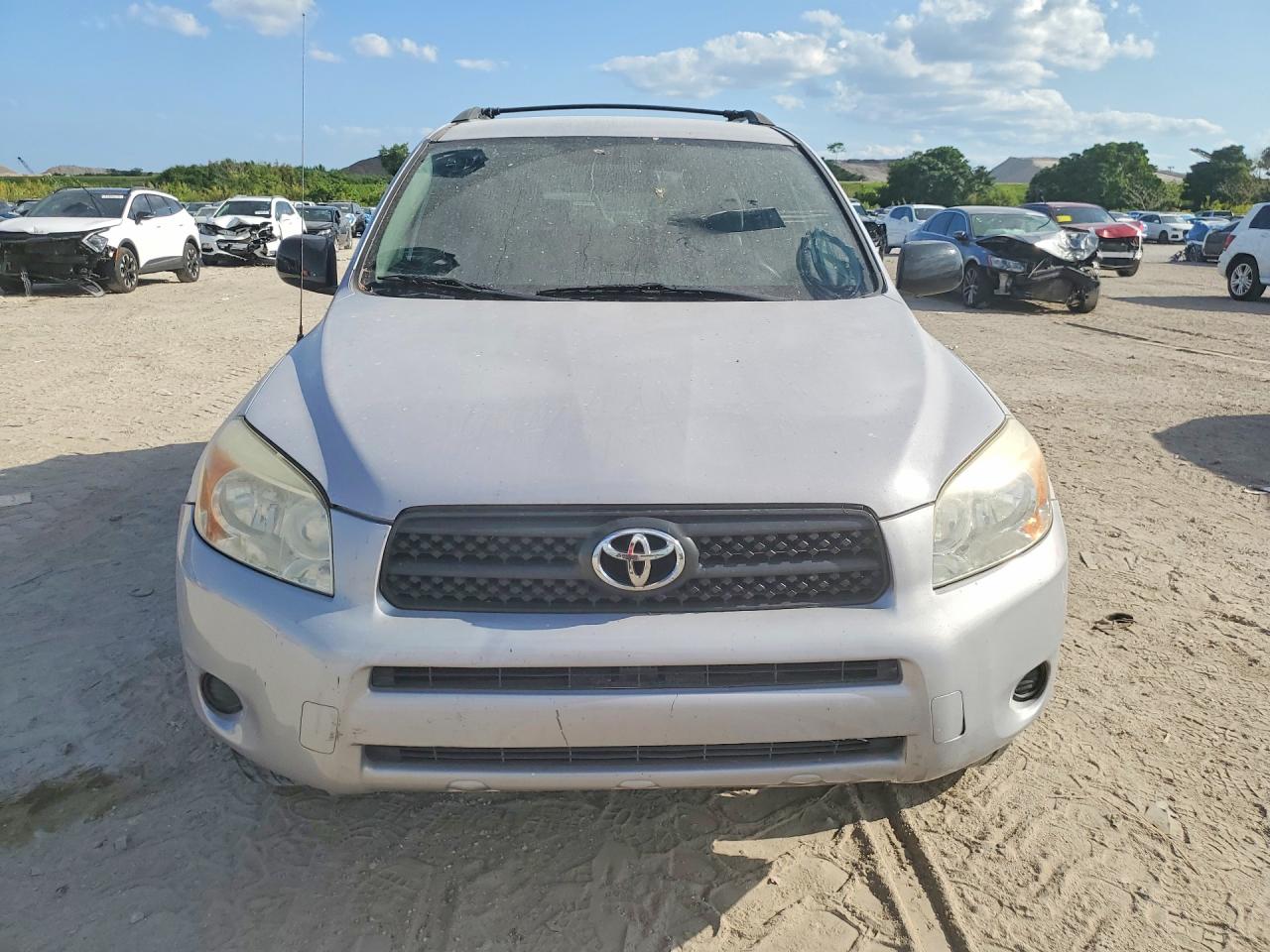 2007 Toyota Rav4 Base Silver vin: JTMZD33V076026545