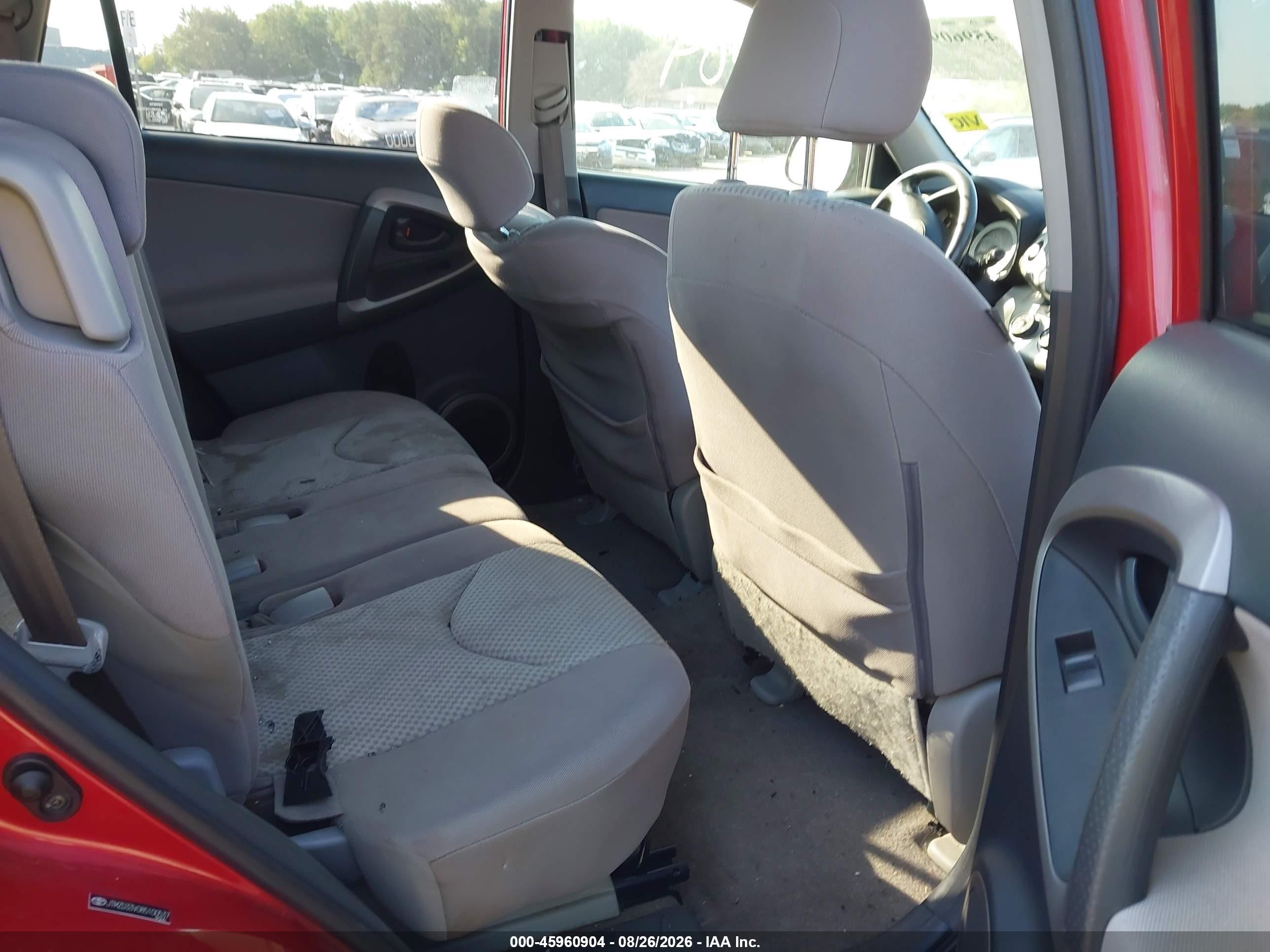 2008 Toyota Rav4   Red vin: JTMZD33V085100537