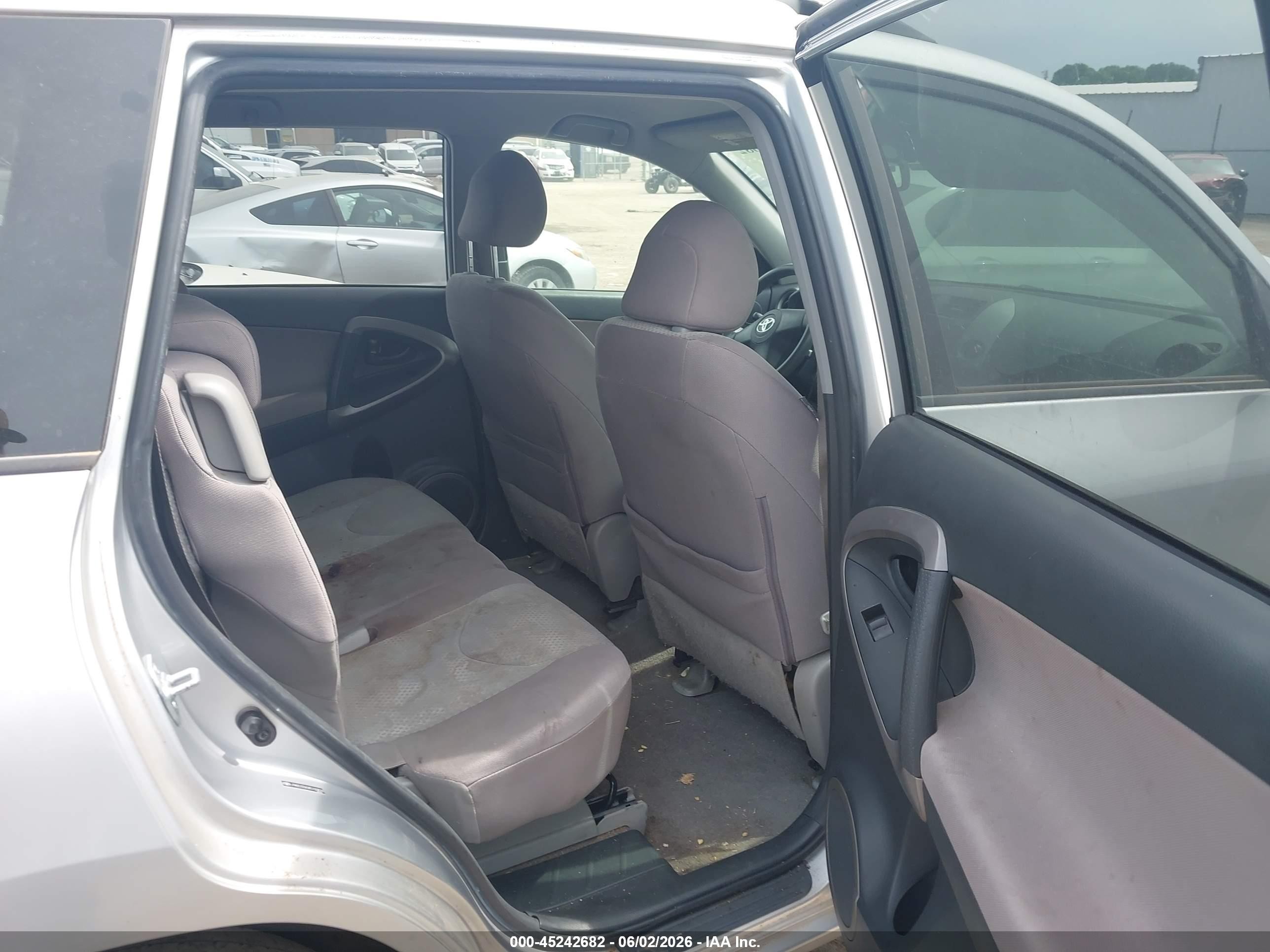 2008 Toyota Rav4 Silver vin: JTMZD33V085100828