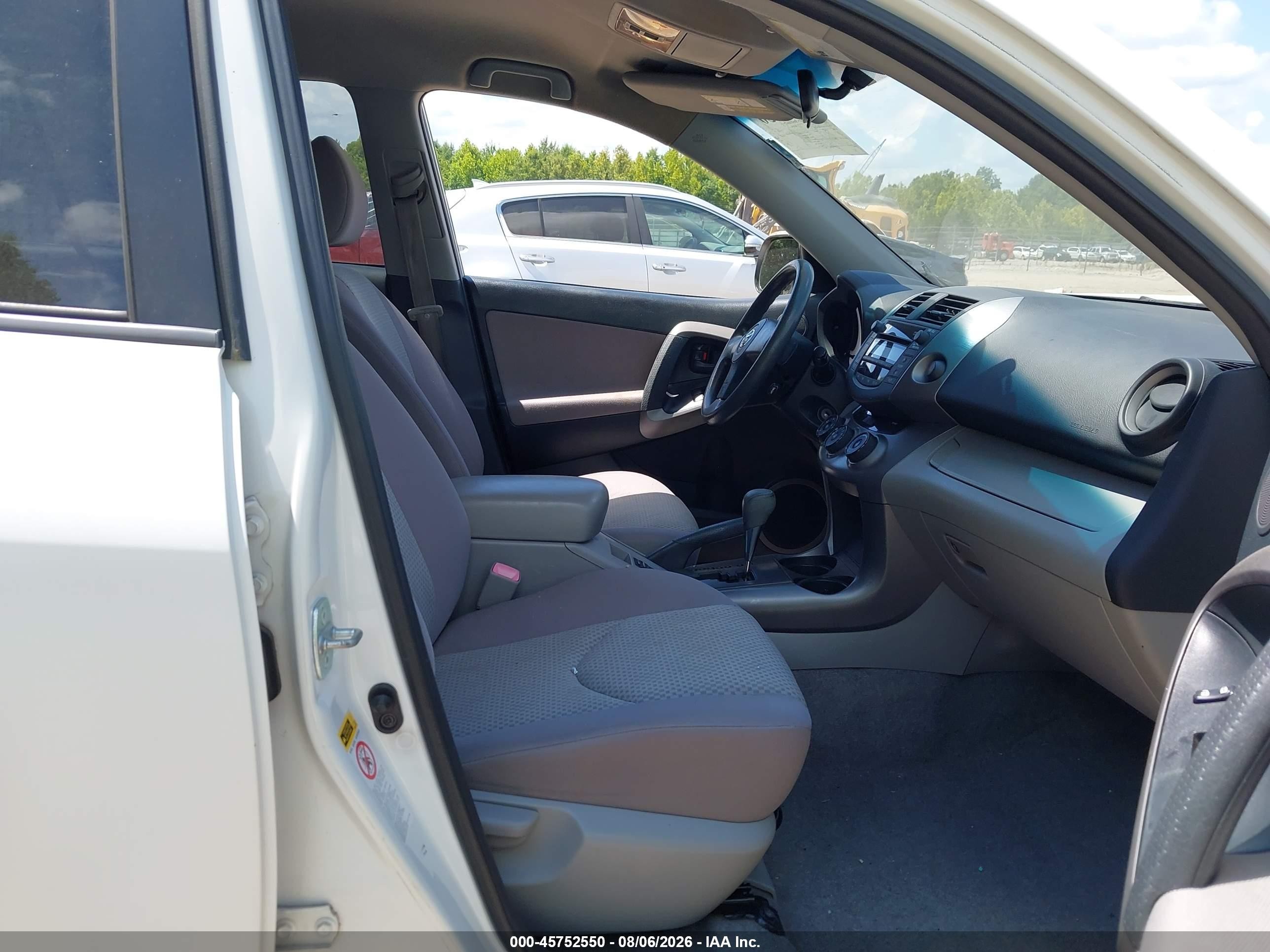 2008 Toyota Rav4   White vin: JTMZD33V085112350