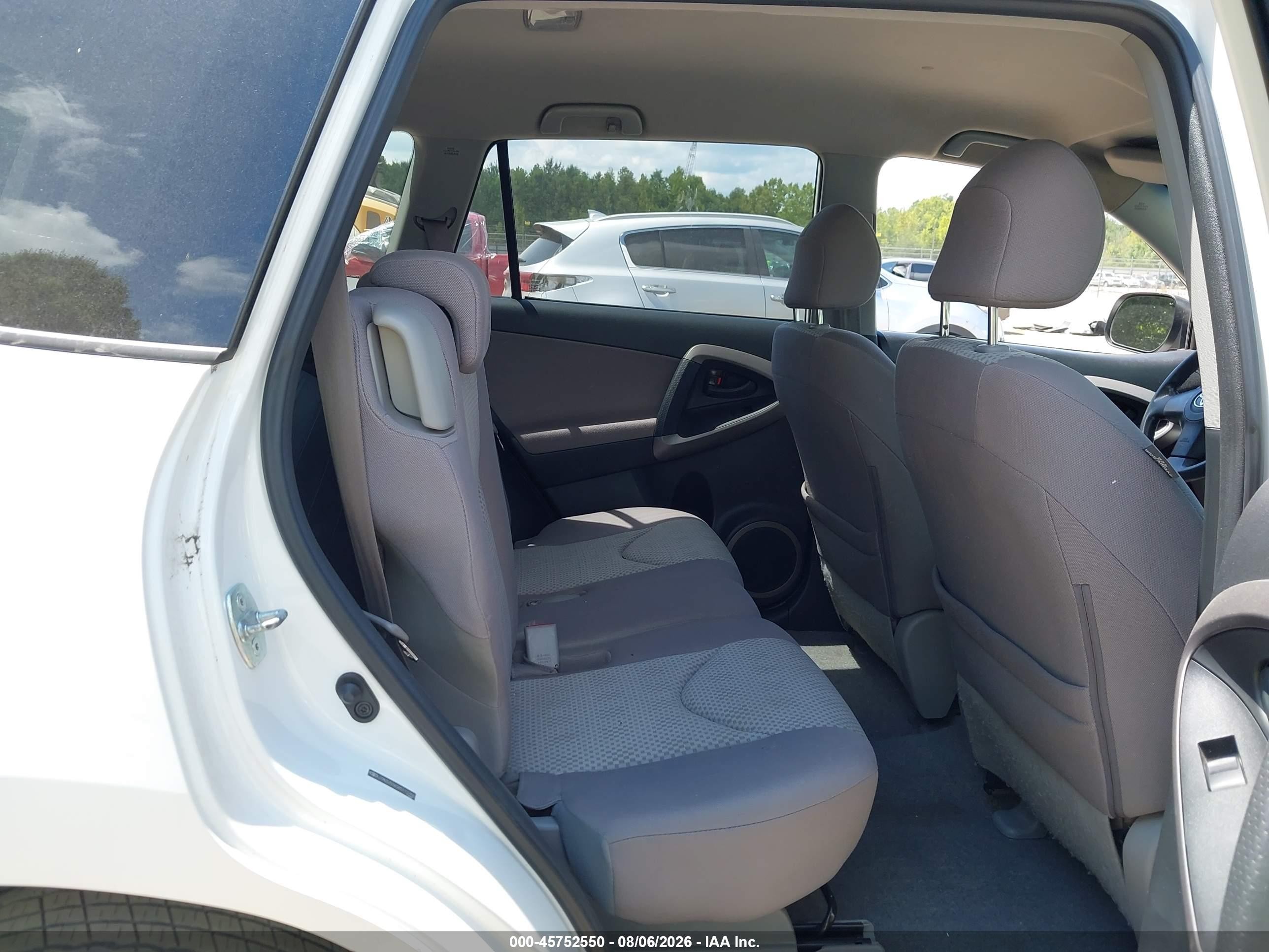 2008 Toyota Rav4   White vin: JTMZD33V085112350