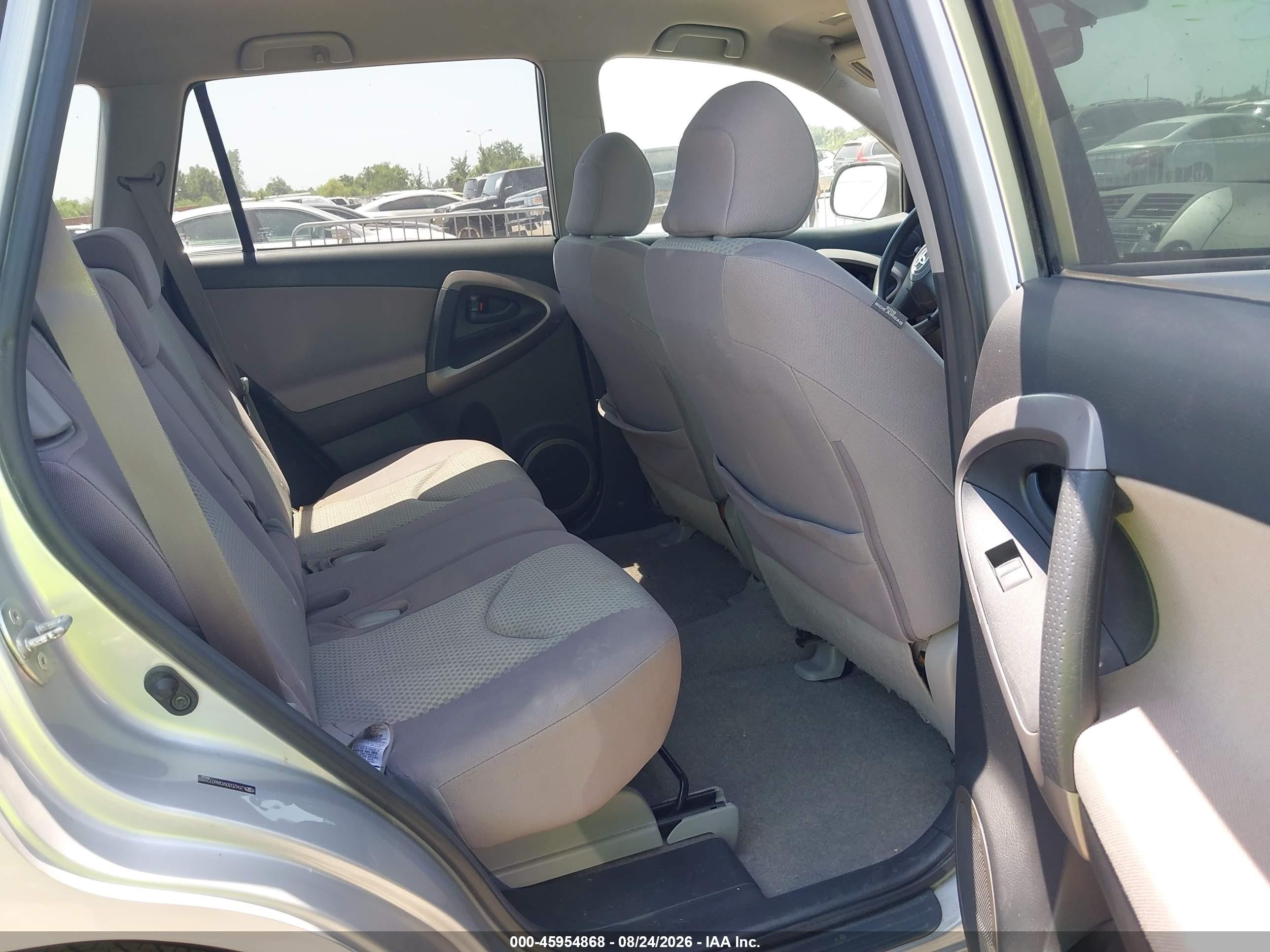 2008 Toyota Rav4   Silver vin: JTMZD33V086072992