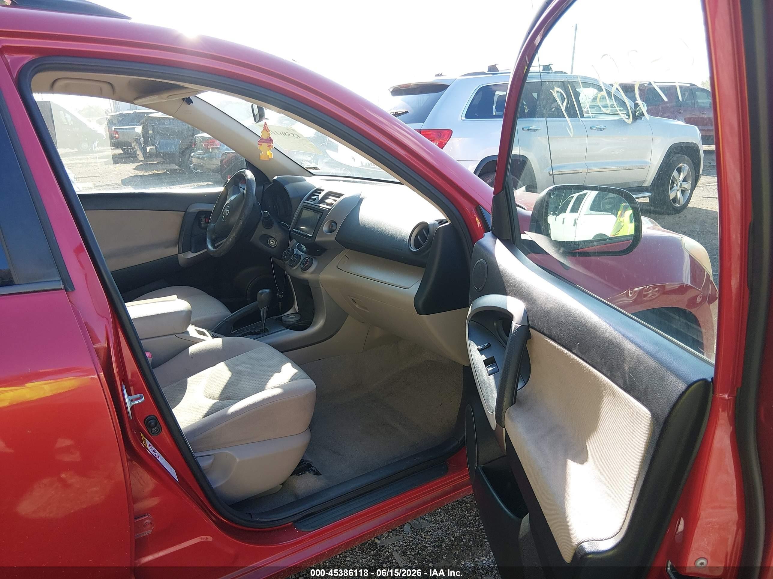 2008 Toyota Rav4   Red vin: JTMZD33V086080963