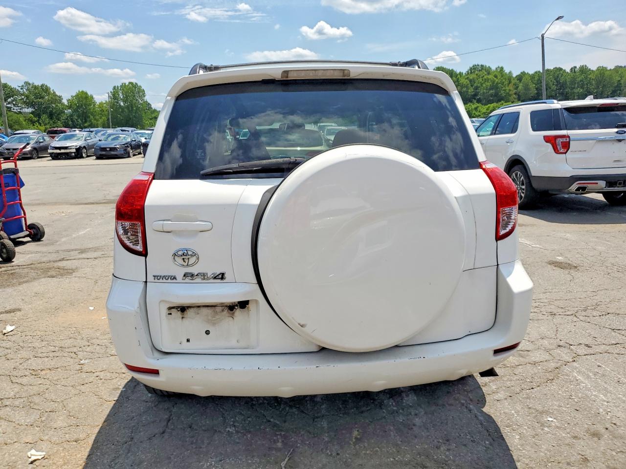 2006 Toyota Rav4 Base White vin: JTMZD33V165002615