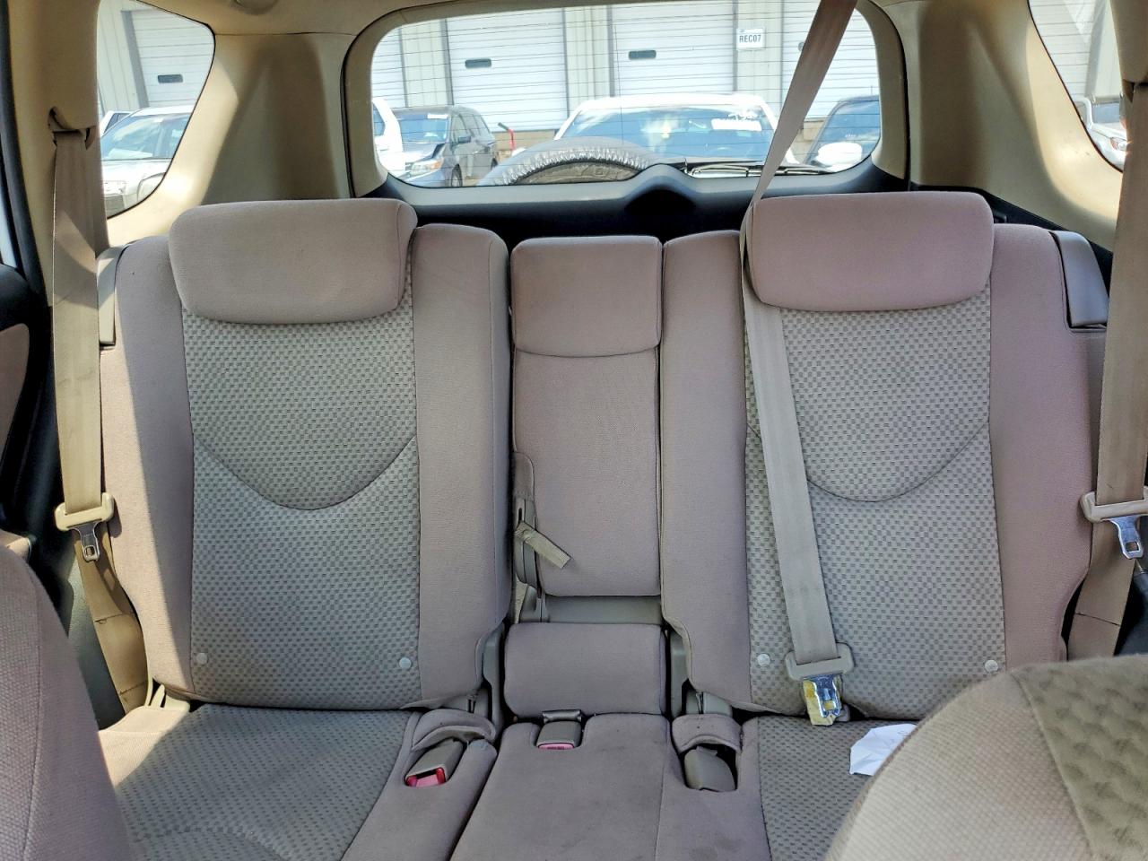 2006 Toyota Rav4 Base White vin: JTMZD33V165002615