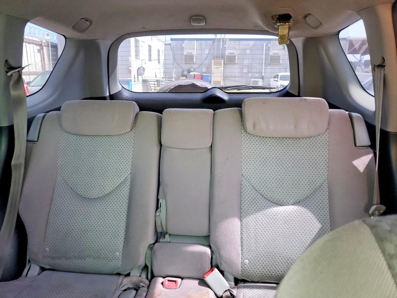2006 Toyota Rav4 Base Silver vin: JTMZD33V165028521