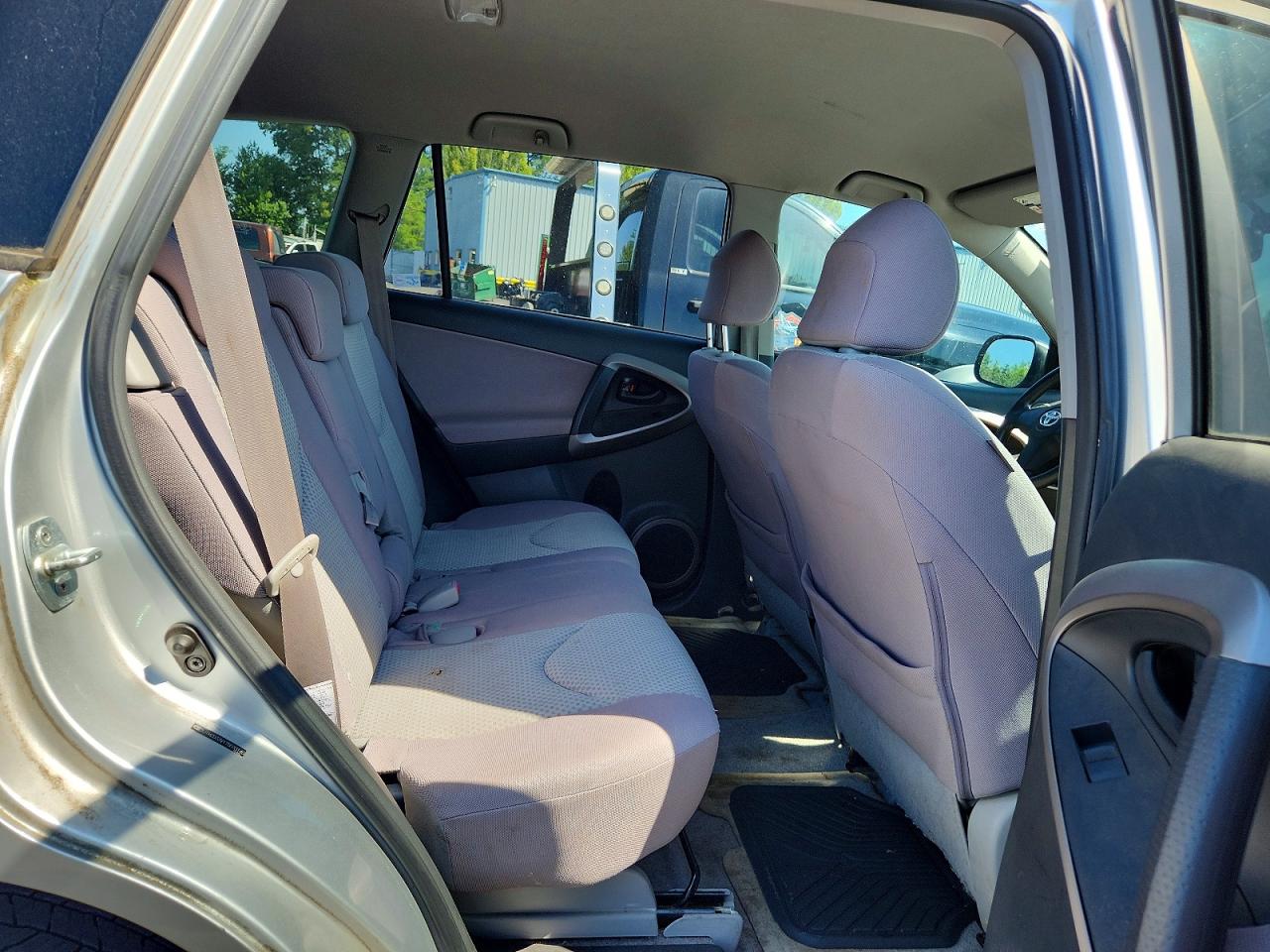 2007 Toyota Rav4 Base Silver vin: JTMZD33V175033140