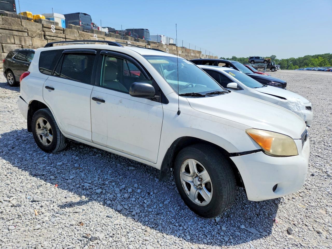 2007 Toyota Rav4 Base White vin: JTMZD33V175055932