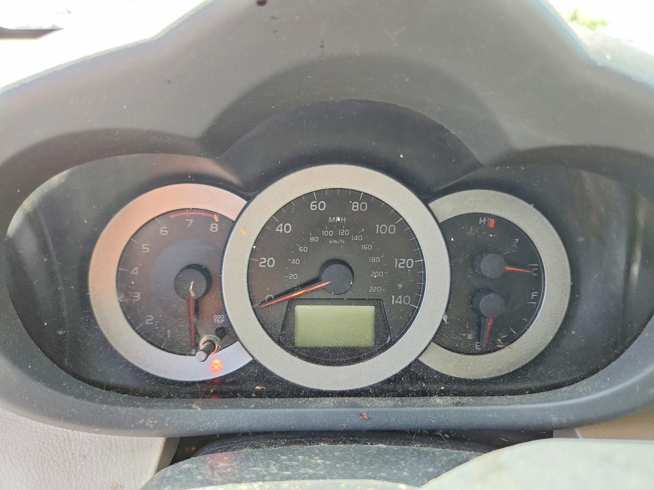 2007 Toyota Rav4 Base White vin: JTMZD33V175055932