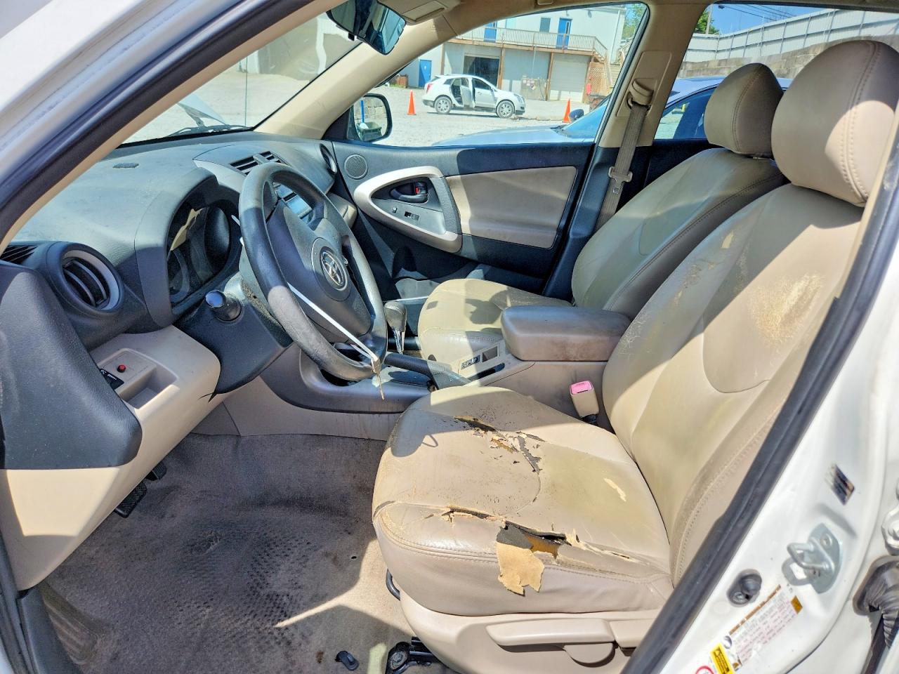 2007 Toyota Rav4 Base White vin: JTMZD33V175055932
