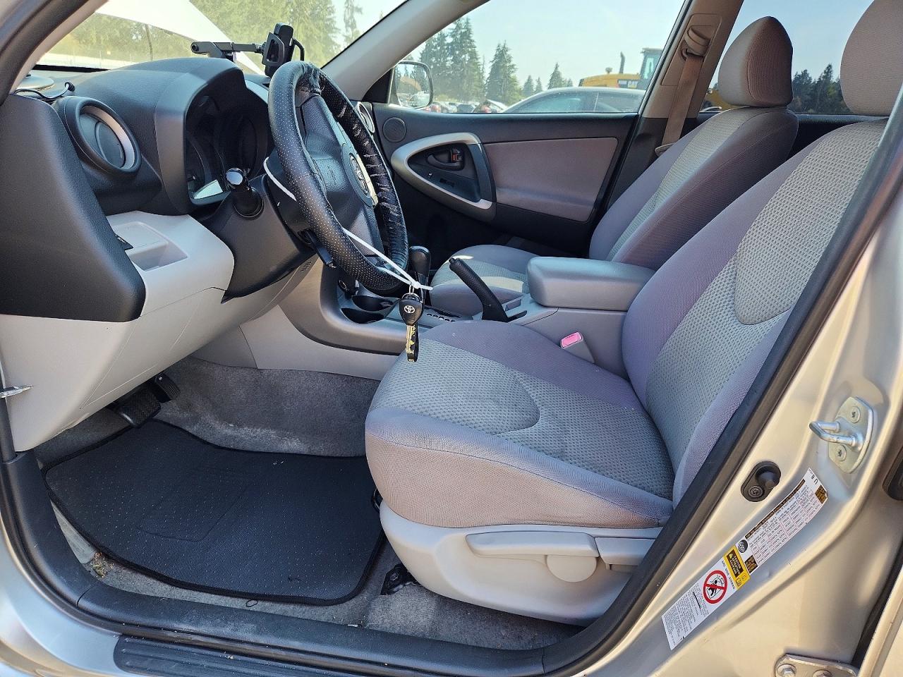 2007 Toyota Rav4 Base Silver vin: JTMZD33V176050840