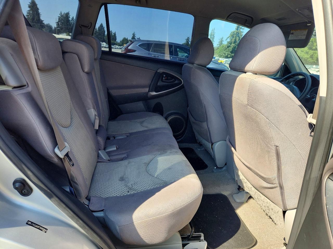 2007 Toyota Rav4 Base Silver vin: JTMZD33V176050840
