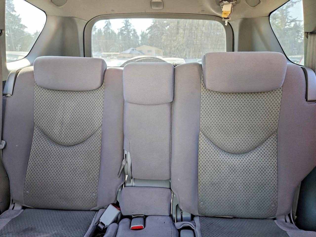 2007 Toyota Rav4 Base Silver vin: JTMZD33V176050840