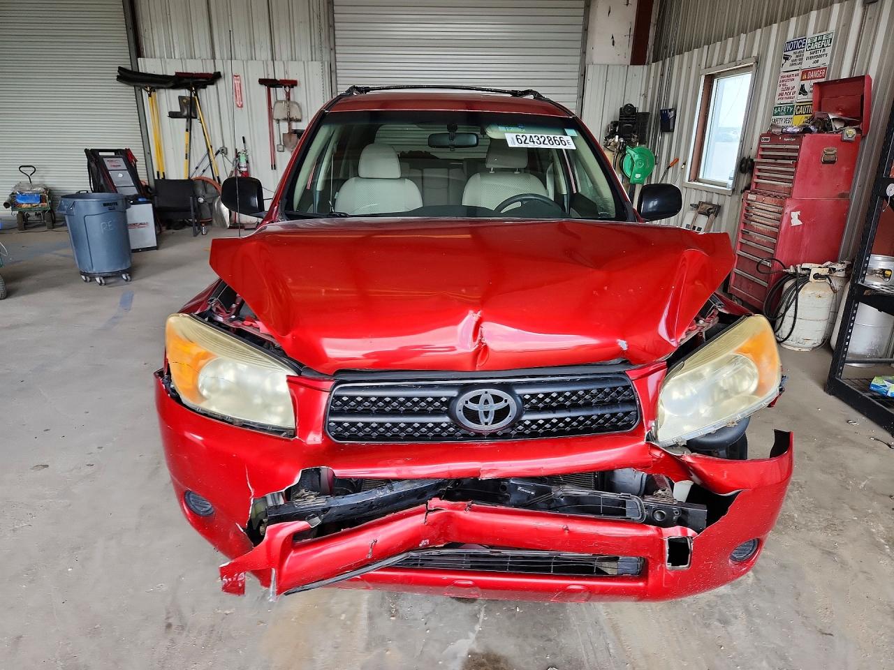 2008 Toyota Rav4 Base Красный vin: JTMZD33V186071642