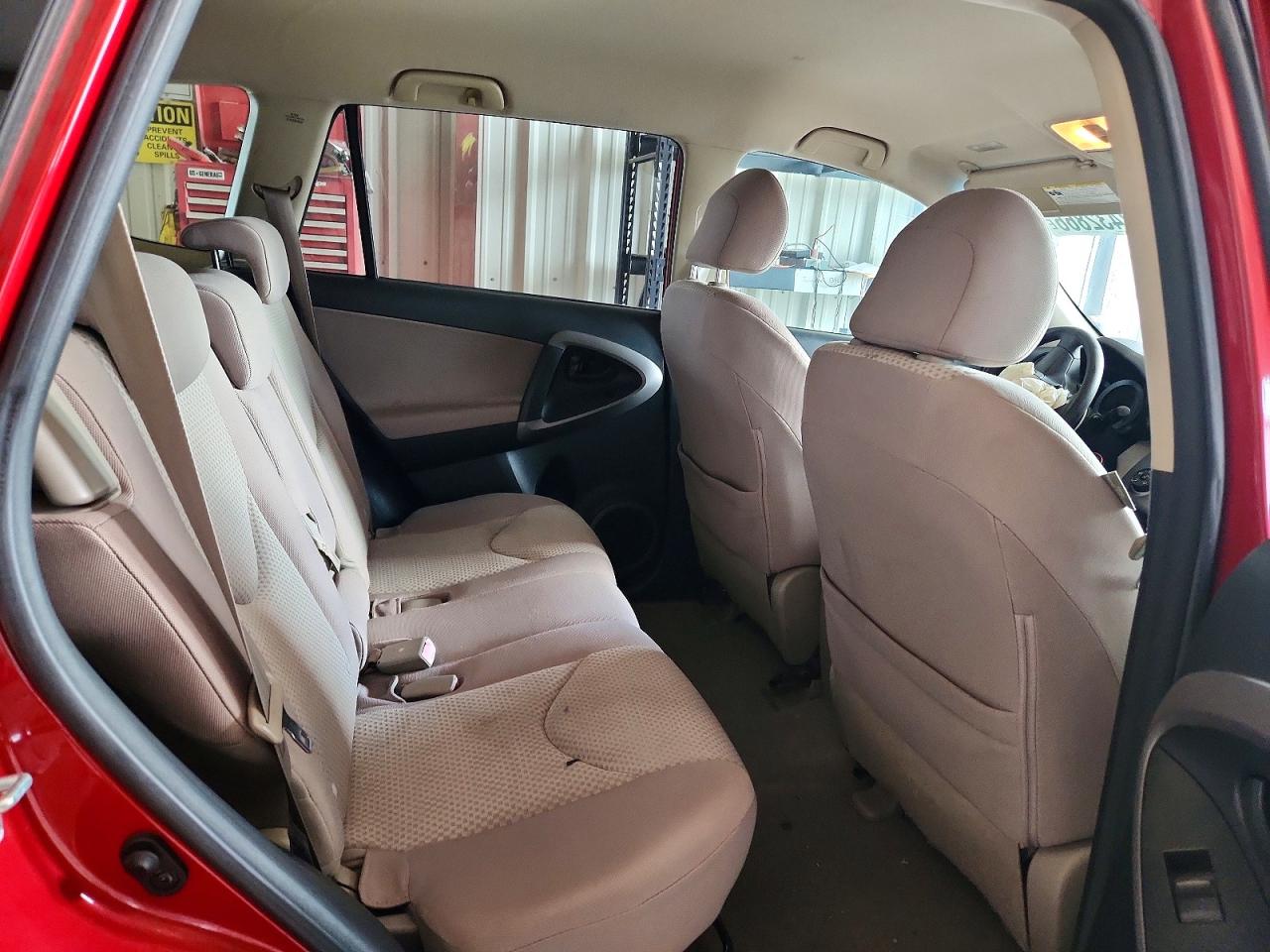 2008 Toyota Rav4 Base Красный vin: JTMZD33V186071642